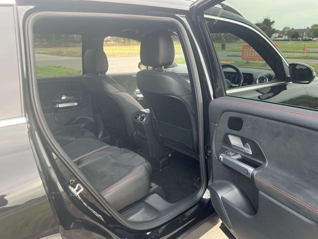 2025 MERCEDES-BENZ GLB 2025 MERCEDES-BENZ GLB