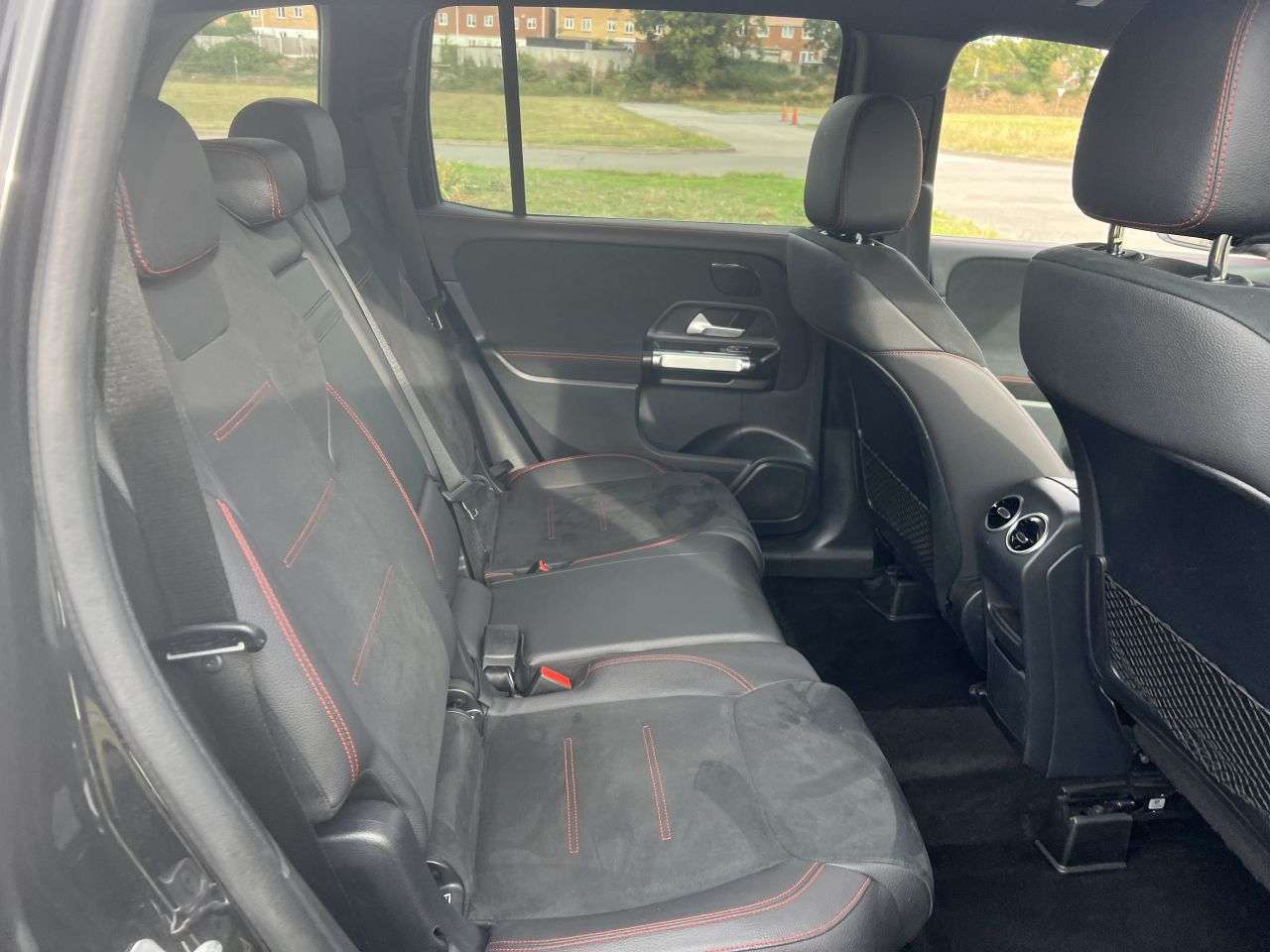2025 MERCEDES-BENZ GLB 2025 MERCEDES-BENZ GLB