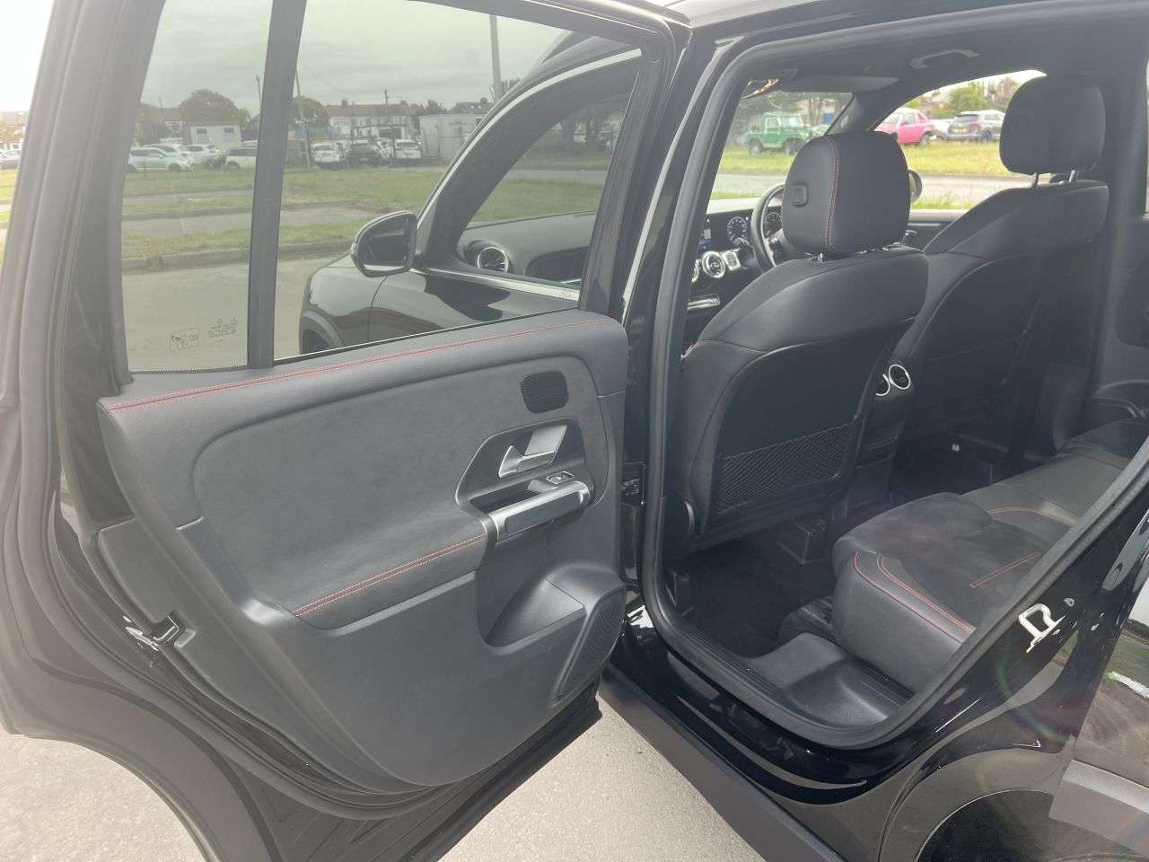 2025 MERCEDES-BENZ GLB 2025 MERCEDES-BENZ GLB