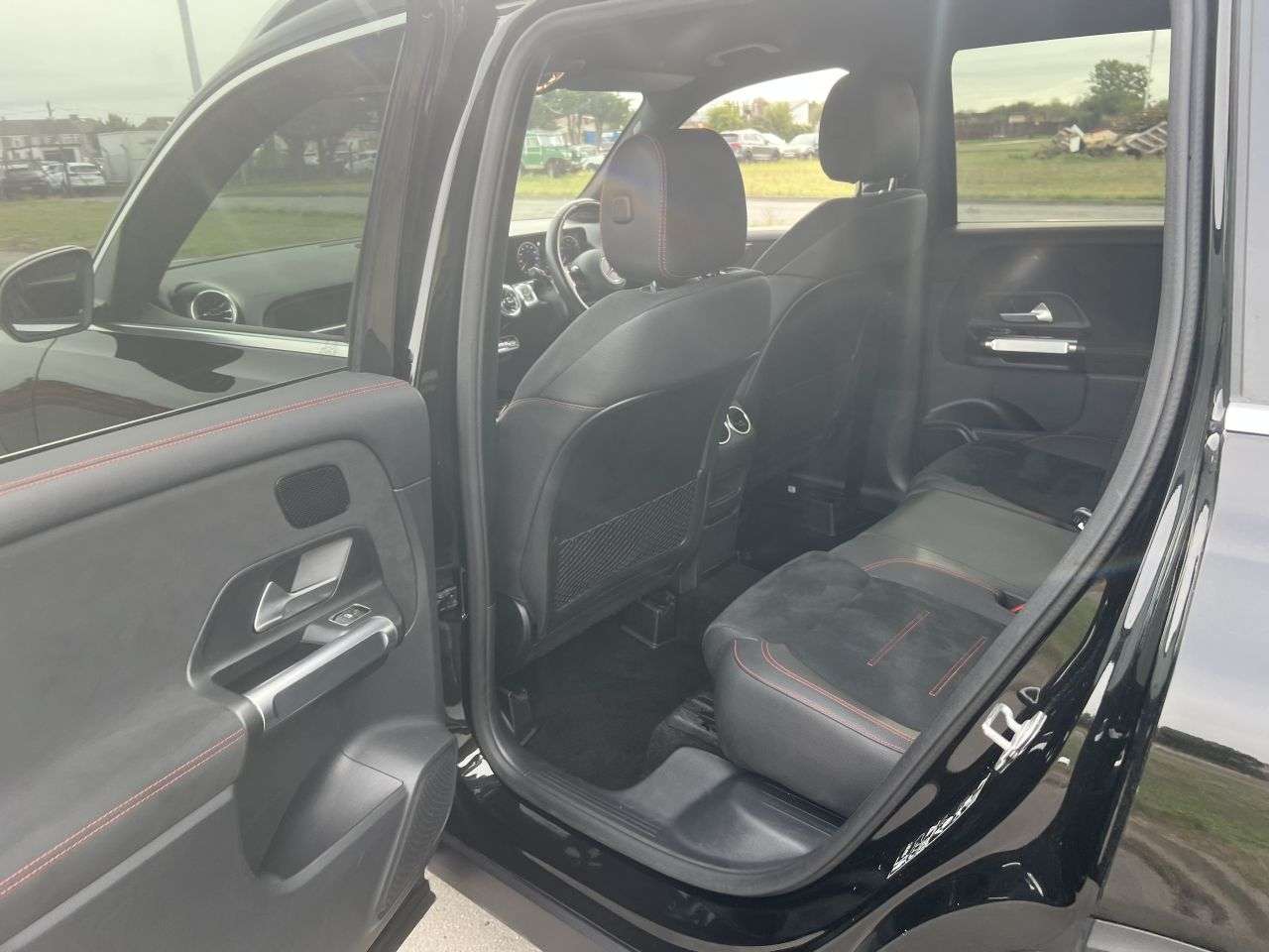 2025 MERCEDES-BENZ GLB 2025 MERCEDES-BENZ GLB
