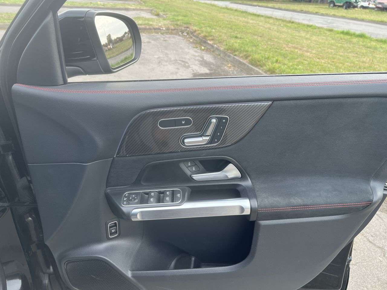 2025 MERCEDES-BENZ GLB 2025 MERCEDES-BENZ GLB
