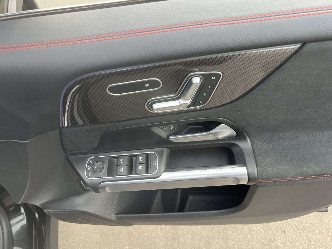 2025 MERCEDES-BENZ GLB 2025 MERCEDES-BENZ GLB