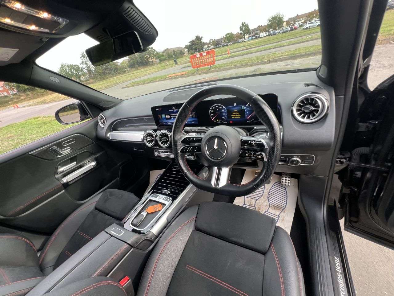 2025 MERCEDES-BENZ GLB 2025 MERCEDES-BENZ GLB