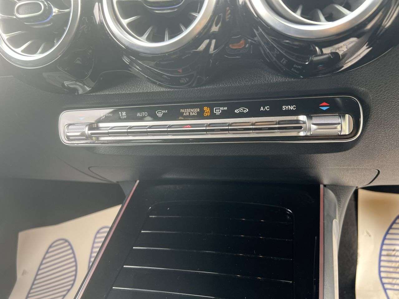 2025 MERCEDES-BENZ GLB 2025 MERCEDES-BENZ GLB