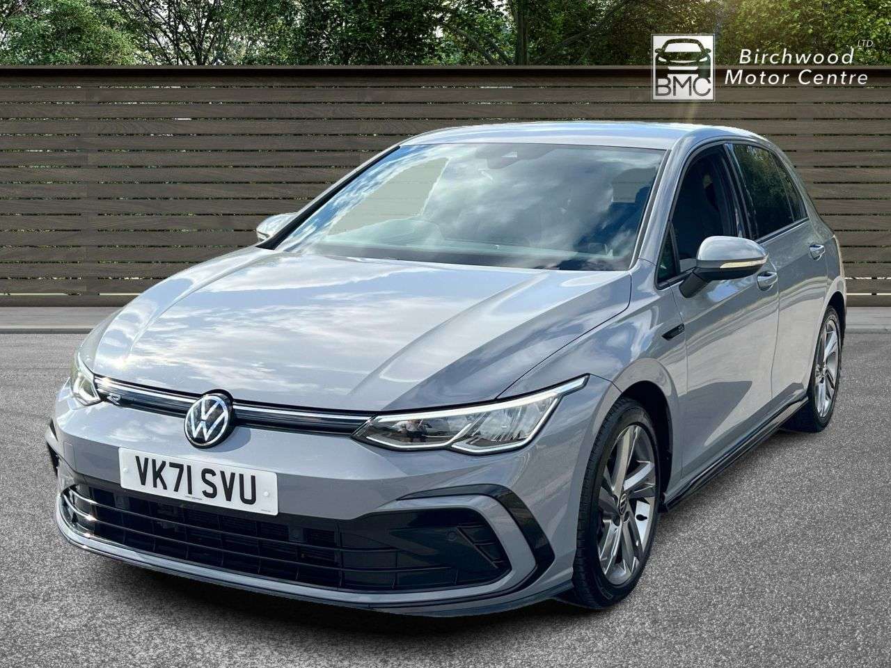 A 2021 VOLKSWAGEN GOLF 1.5 eTSI MHEV R-Line Hatchback 5dr Petrol Hybrid DSG Euro 6 (s/s) (150 ps) A 2021 VOLKSWAGEN GOLF 1.5 eTSI MHEV R-Line Hatchback 5dr Petrol Hybrid DSG Euro 6 (s/s) (150 ps)