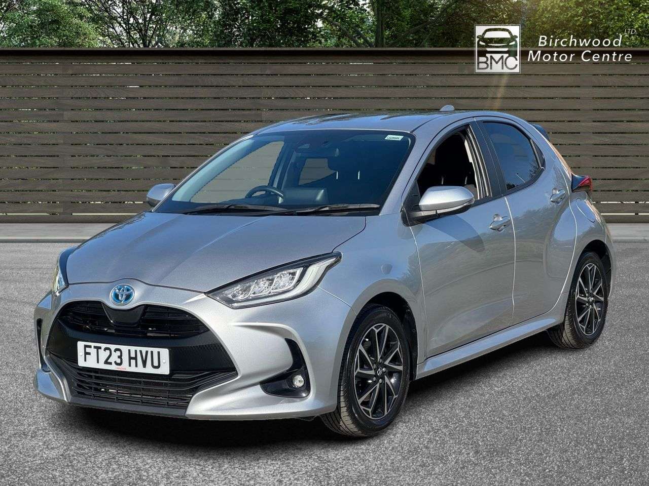 A 2023 TOYOTA YARIS 1.5 VVT-h Design Hatchback 5dr Petrol Hybrid E-CVT Euro 6 (s/s) (116 ps) FU A 2023 TOYOTA YARIS 1.5 VVT-h Design Hatchback 5dr Petrol Hybrid E-CVT Euro 6 (s/s) (116 ps) FU