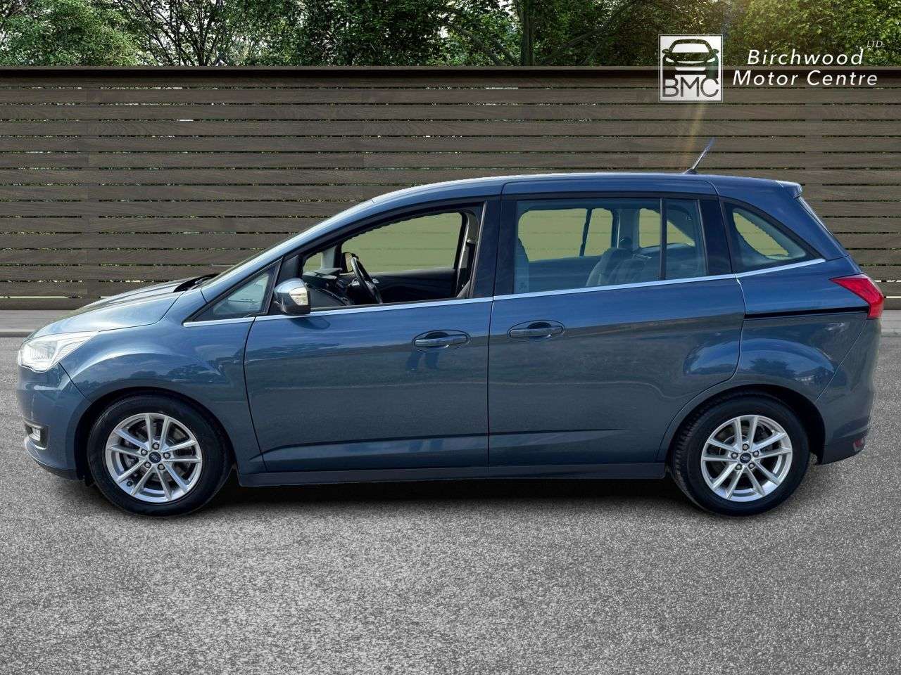 A 2018 FORD GRAND C-MAX 1.0T EcoBoost GPF Zetec MPV 5dr Petrol Manual Euro 6 (s/s) (100 ps) SERVICE A 2018 FORD GRAND C-MAX 1.0T EcoBoost GPF Zetec MPV 5dr Petrol Manual Euro 6 (s/s) (100 ps) SERVICE