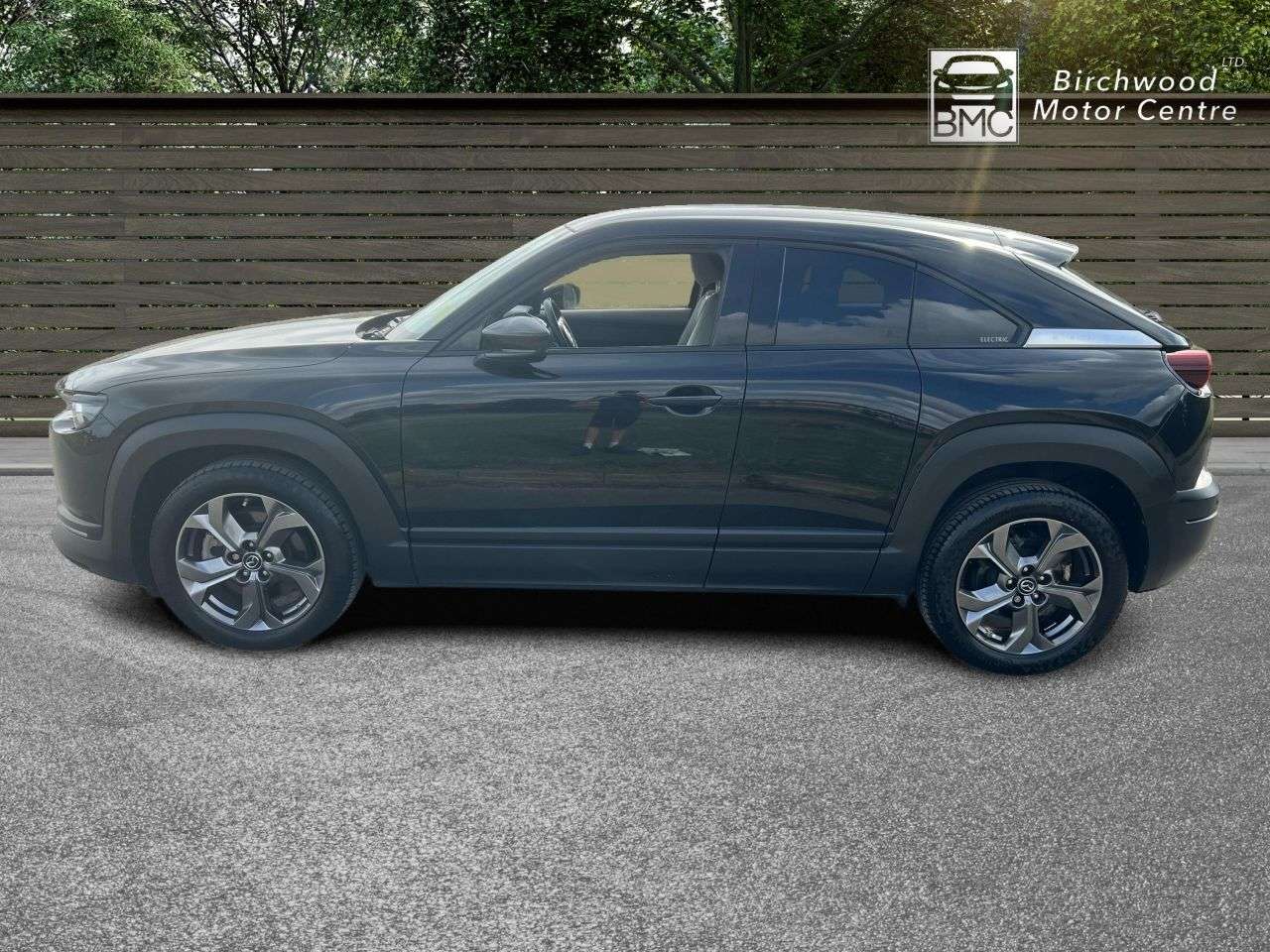 A 2021 MAZDA MX-30 35.5kWh Sport Lux SUV 5dr Electric Auto (145 ps) A 2021 MAZDA MX-30 35.5kWh Sport Lux SUV 5dr Electric Auto (145 ps)