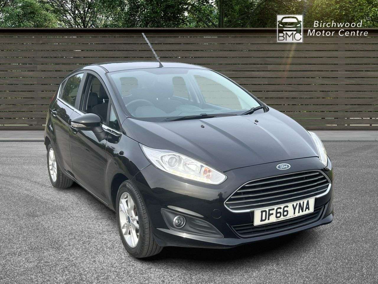A 2017 FORD FIESTA 1.6 Zetec Hatchback 5dr Petrol Powershift Euro 6 (105 ps) SERVICE HISTORY A 2017 FORD FIESTA 1.6 Zetec Hatchback 5dr Petrol Powershift Euro 6 (105 ps) SERVICE HISTORY