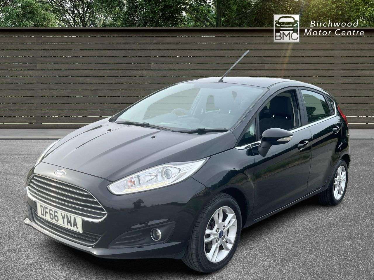 A 2017 FORD FIESTA 1.6 Zetec Hatchback 5dr Petrol Powershift Euro 6 (105 ps) SERVICE HISTORY A 2017 FORD FIESTA 1.6 Zetec Hatchback 5dr Petrol Powershift Euro 6 (105 ps) SERVICE HISTORY