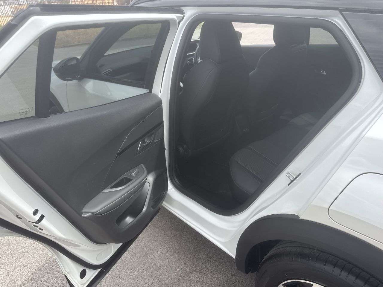 2023 PEUGEOT 2008 2023 PEUGEOT 2008