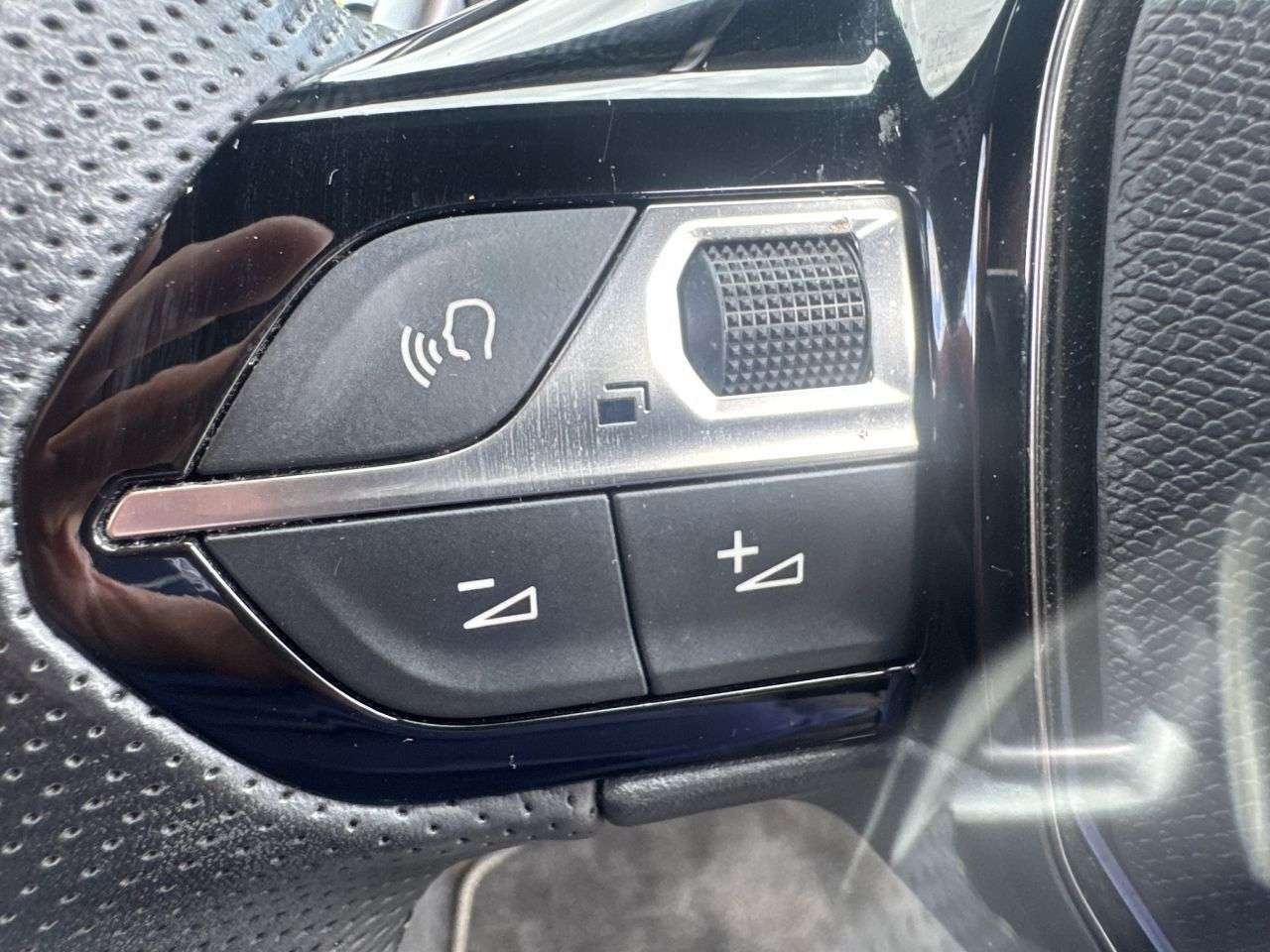 2023 PEUGEOT 2008 2023 PEUGEOT 2008