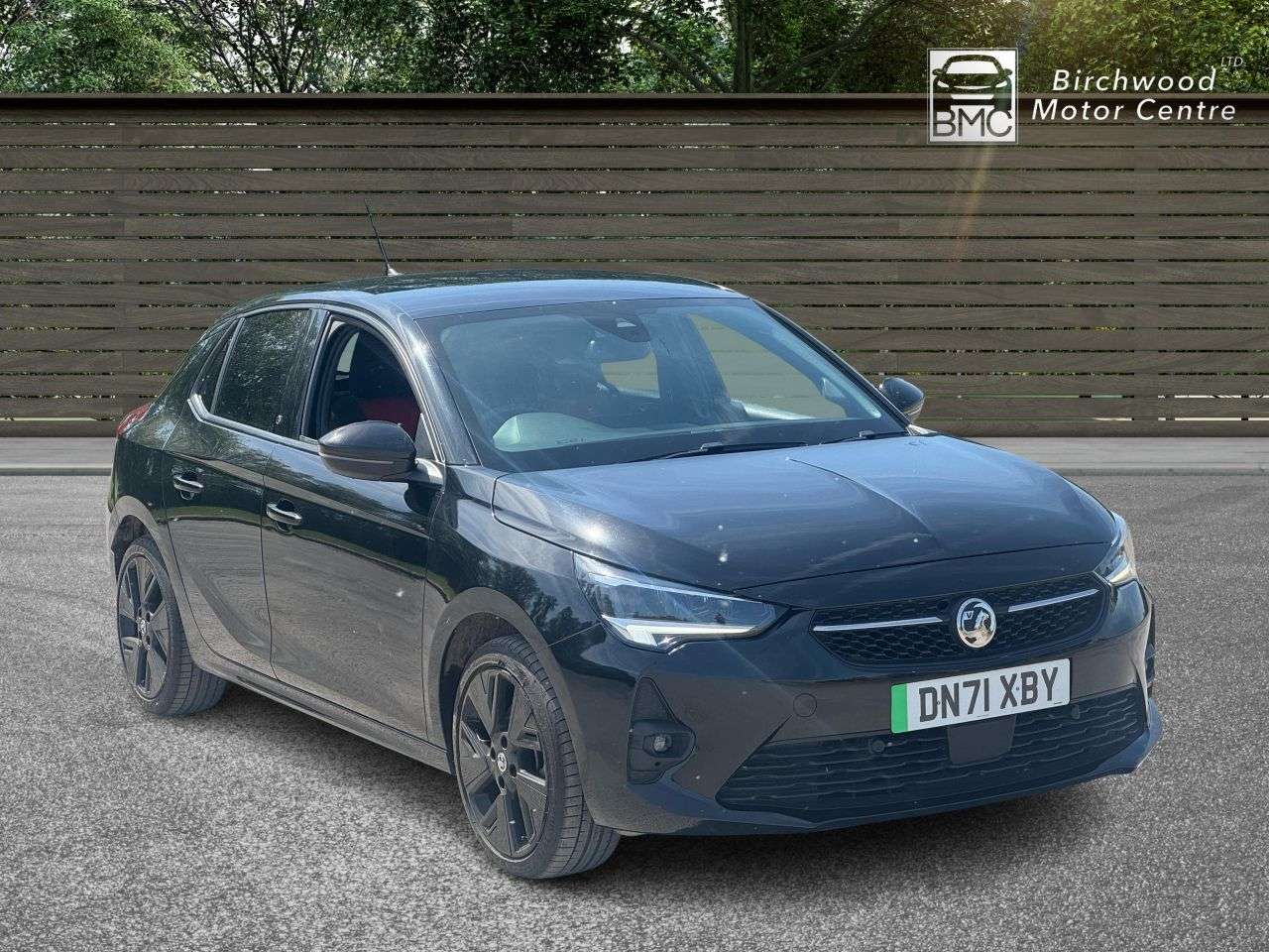 A 2021 VAUXHALL CORSA-E 50kWh SRi Premium Hatchback 5dr Electric Auto (136 ps) A 2021 VAUXHALL CORSA-E 50kWh SRi Premium Hatchback 5dr Electric Auto (136 ps)
