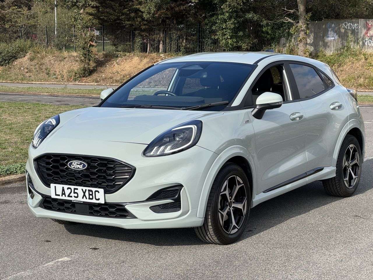 A 2025 FORD PUMA 1.0T EcoBoost MHEV ST-Line SUV 5dr Petrol Hybrid DCT Euro 6 (s/s) (125 ps) A 2025 FORD PUMA 1.0T EcoBoost MHEV ST-Line SUV 5dr Petrol Hybrid DCT Euro 6 (s/s) (125 ps)