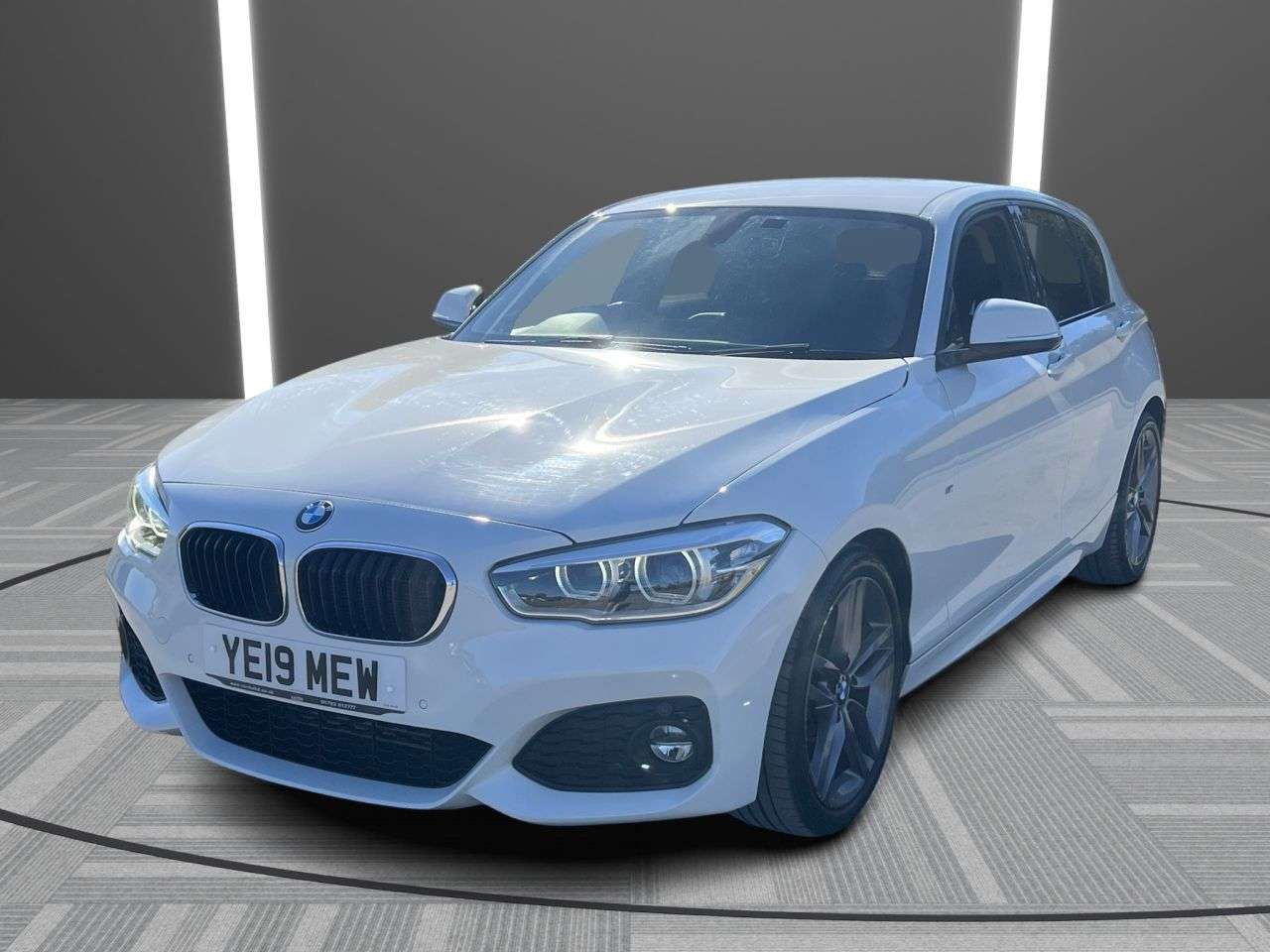 A 2019 BMW 1 SERIES 2.0 118d M Sport Hatchback 5dr Diesel Auto Euro 6 (s/s) (150 ps) A 2019 BMW 1 SERIES 2.0 118d M Sport Hatchback 5dr Diesel Auto Euro 6 (s/s) (150 ps)
