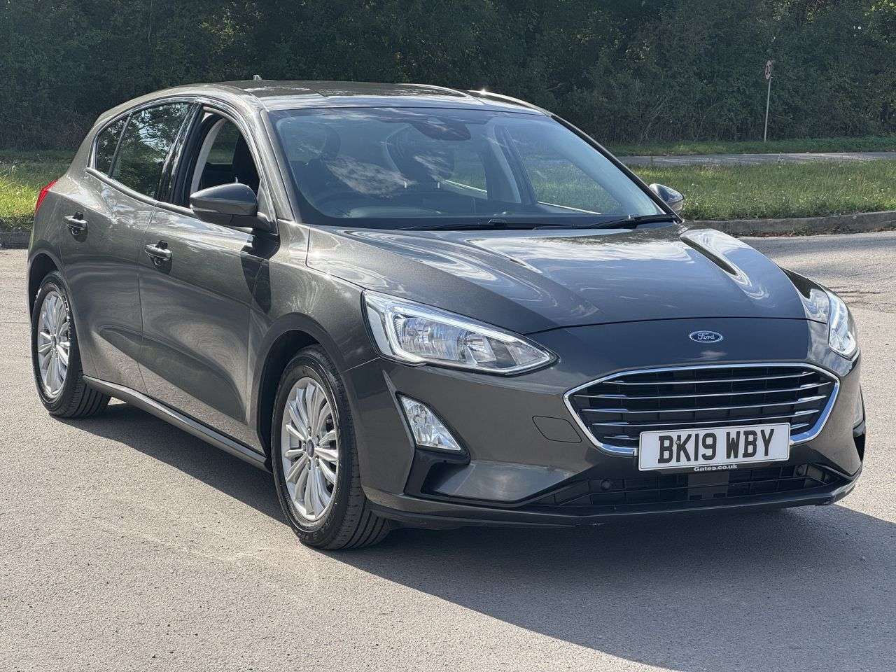 A 2019 FORD FOCUS 1.0T EcoBoost Titanium Hatchback 5dr Petrol Auto Euro 6 (s/s) (125 ps) PARK A 2019 FORD FOCUS 1.0T EcoBoost Titanium Hatchback 5dr Petrol Auto Euro 6 (s/s) (125 ps) PARK