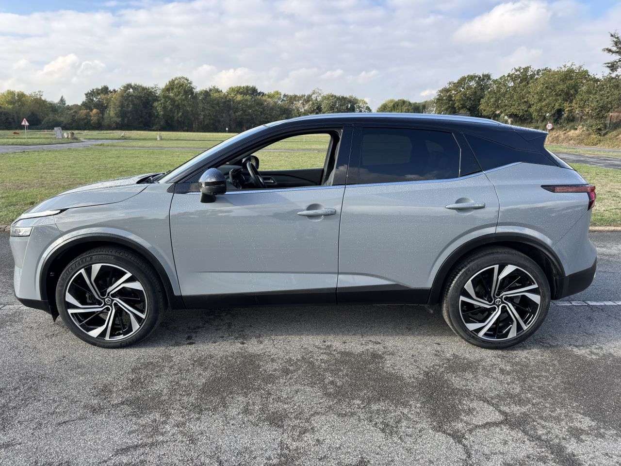 A 2021 NISSAN QASHQAI 1.3 DIG-T MHEV Tekna+ SUV 5dr Petrol Hybrid Manual Euro 6 (s/s) (158 ps) FU A 2021 NISSAN QASHQAI 1.3 DIG-T MHEV Tekna+ SUV 5dr Petrol Hybrid Manual Euro 6 (s/s) (158 ps) FU
