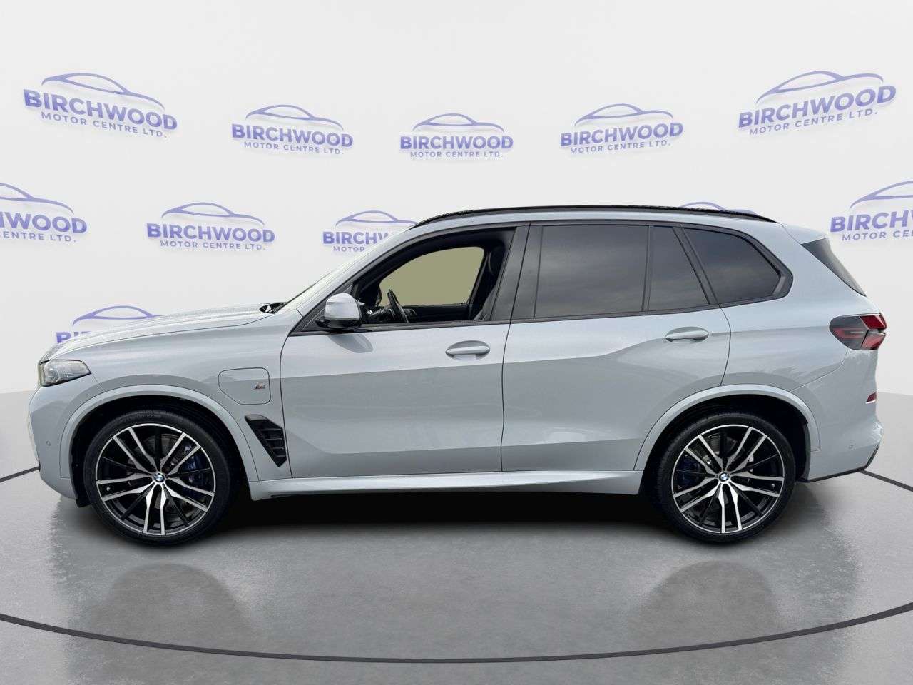 A 2026 BMW X5 3.0 50e 25.7kWh M Sport SUV 5dr Petrol Plug-in Hybrid Steptronic xDrive Eur A 2026 BMW X5 3.0 50e 25.7kWh M Sport SUV 5dr Petrol Plug-in Hybrid Steptronic xDrive Eur