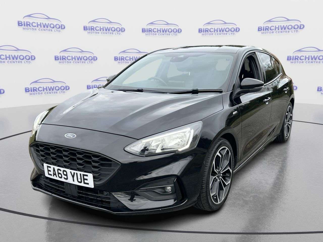 A 2019 FORD FOCUS 1.0T EcoBoost ST-Line X Hatchback 5dr Petrol Manual Euro 6 (s/s) (125 ps) S A 2019 FORD FOCUS 1.0T EcoBoost ST-Line X Hatchback 5dr Petrol Manual Euro 6 (s/s) (125 ps) S