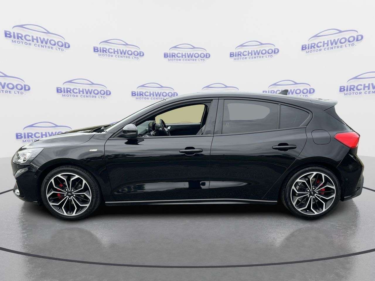 A 2019 FORD FOCUS 1.0T EcoBoost ST-Line X Hatchback 5dr Petrol Manual Euro 6 (s/s) (125 ps) S A 2019 FORD FOCUS 1.0T EcoBoost ST-Line X Hatchback 5dr Petrol Manual Euro 6 (s/s) (125 ps) S