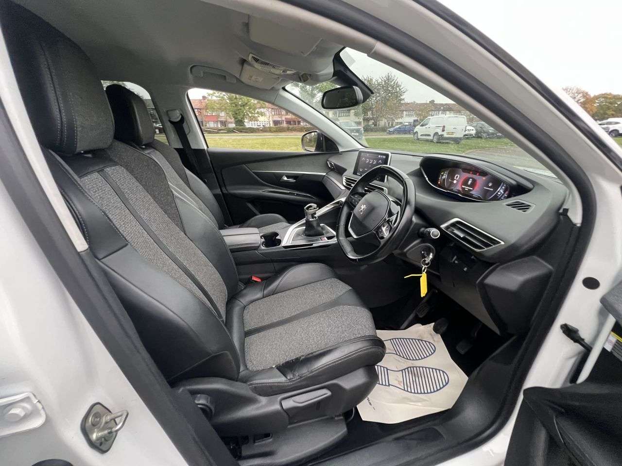 2019 PEUGEOT 3008 2019 PEUGEOT 3008