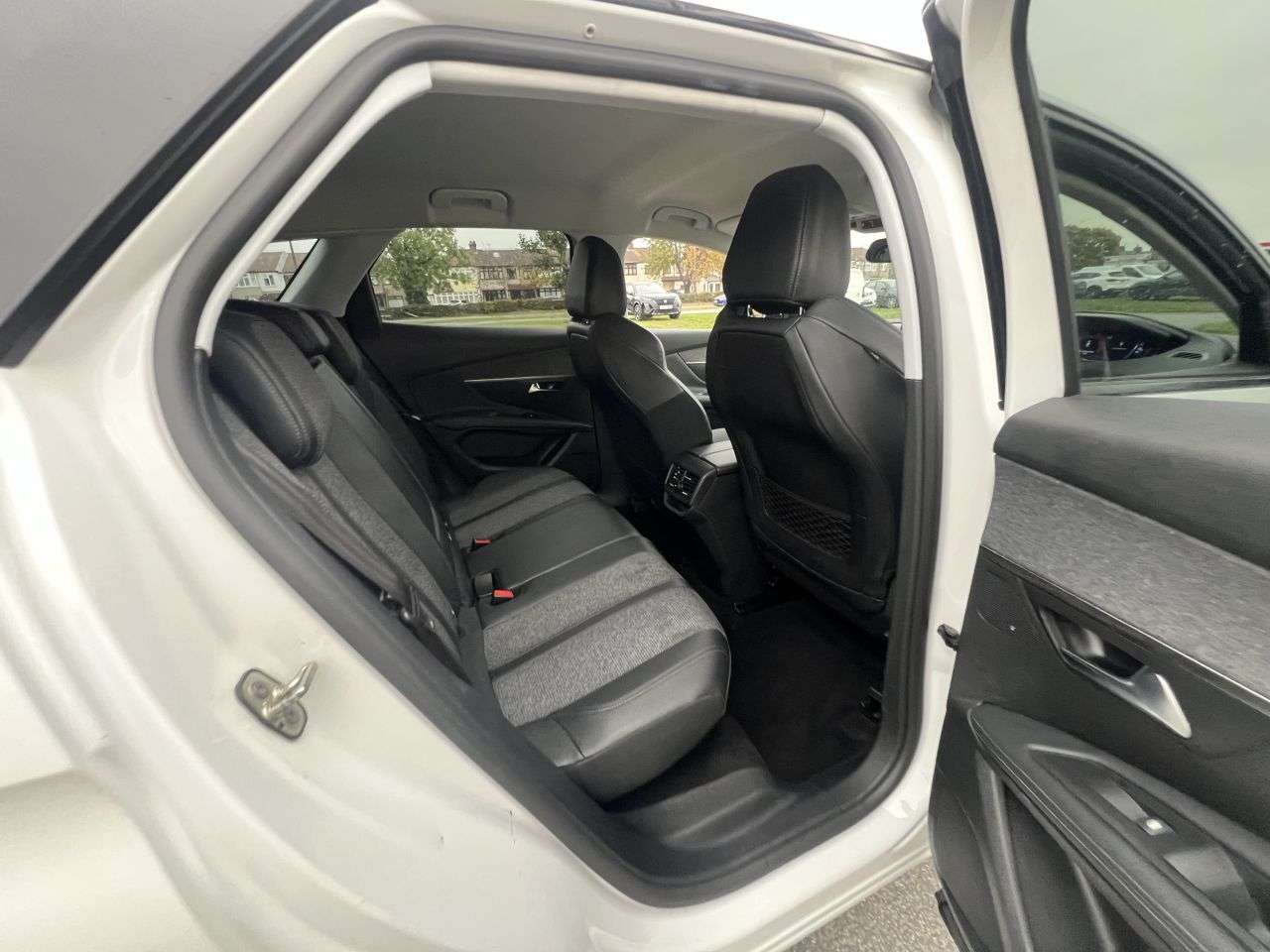 2019 PEUGEOT 3008 2019 PEUGEOT 3008