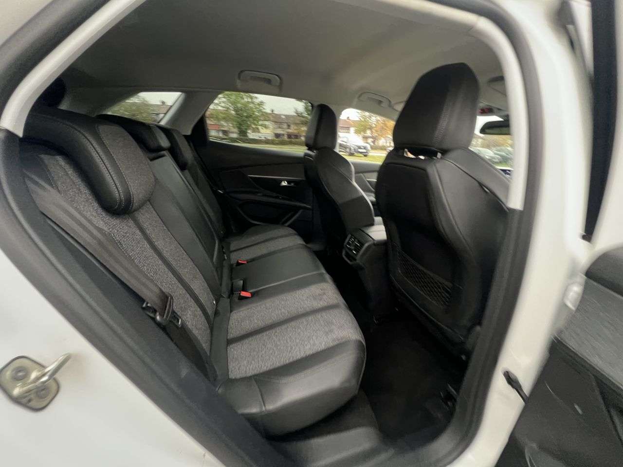 2019 PEUGEOT 3008 2019 PEUGEOT 3008