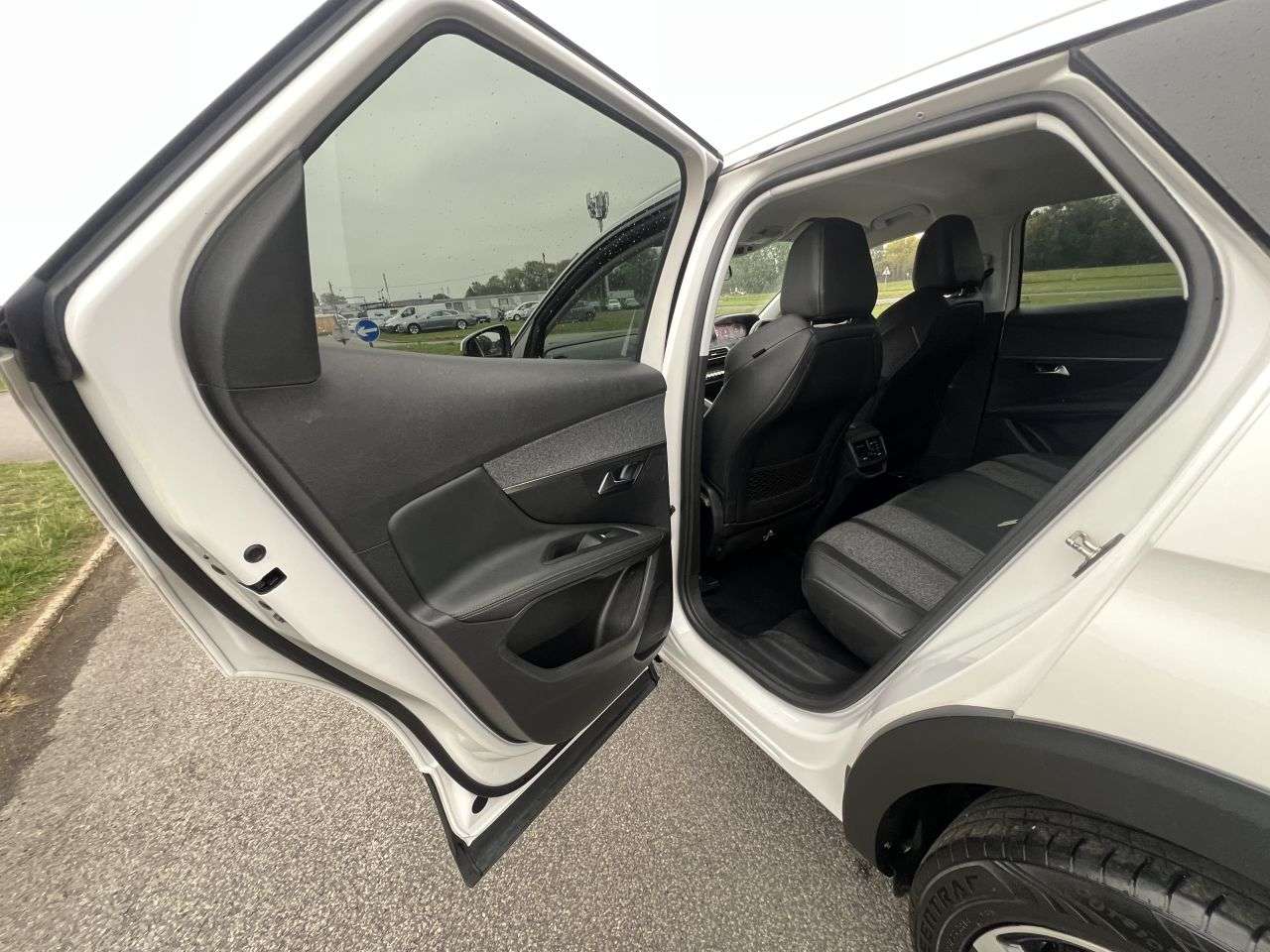 2019 PEUGEOT 3008 2019 PEUGEOT 3008