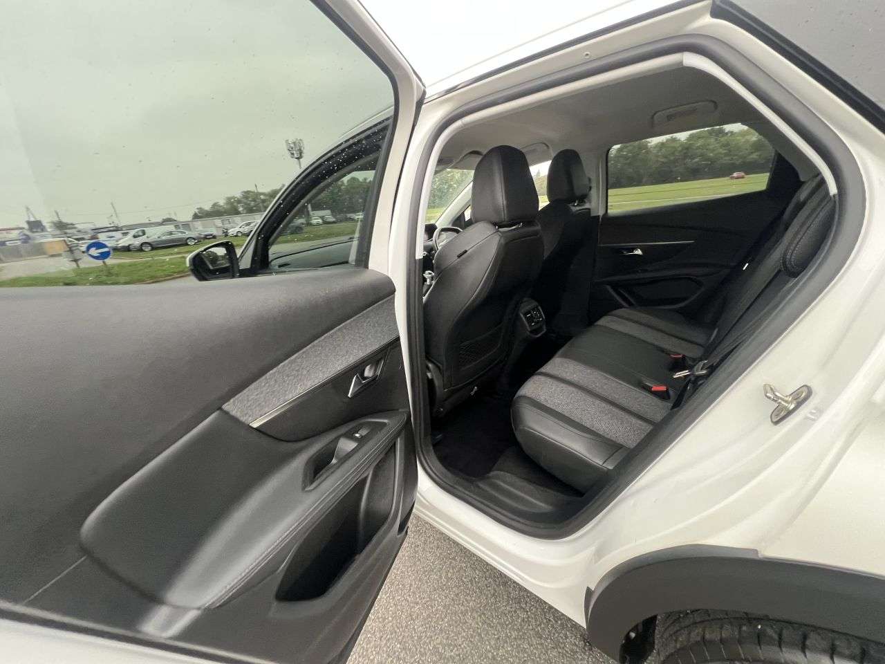2019 PEUGEOT 3008 2019 PEUGEOT 3008