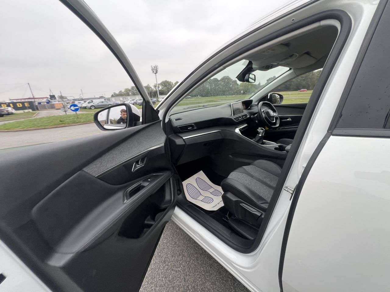 2019 PEUGEOT 3008 2019 PEUGEOT 3008