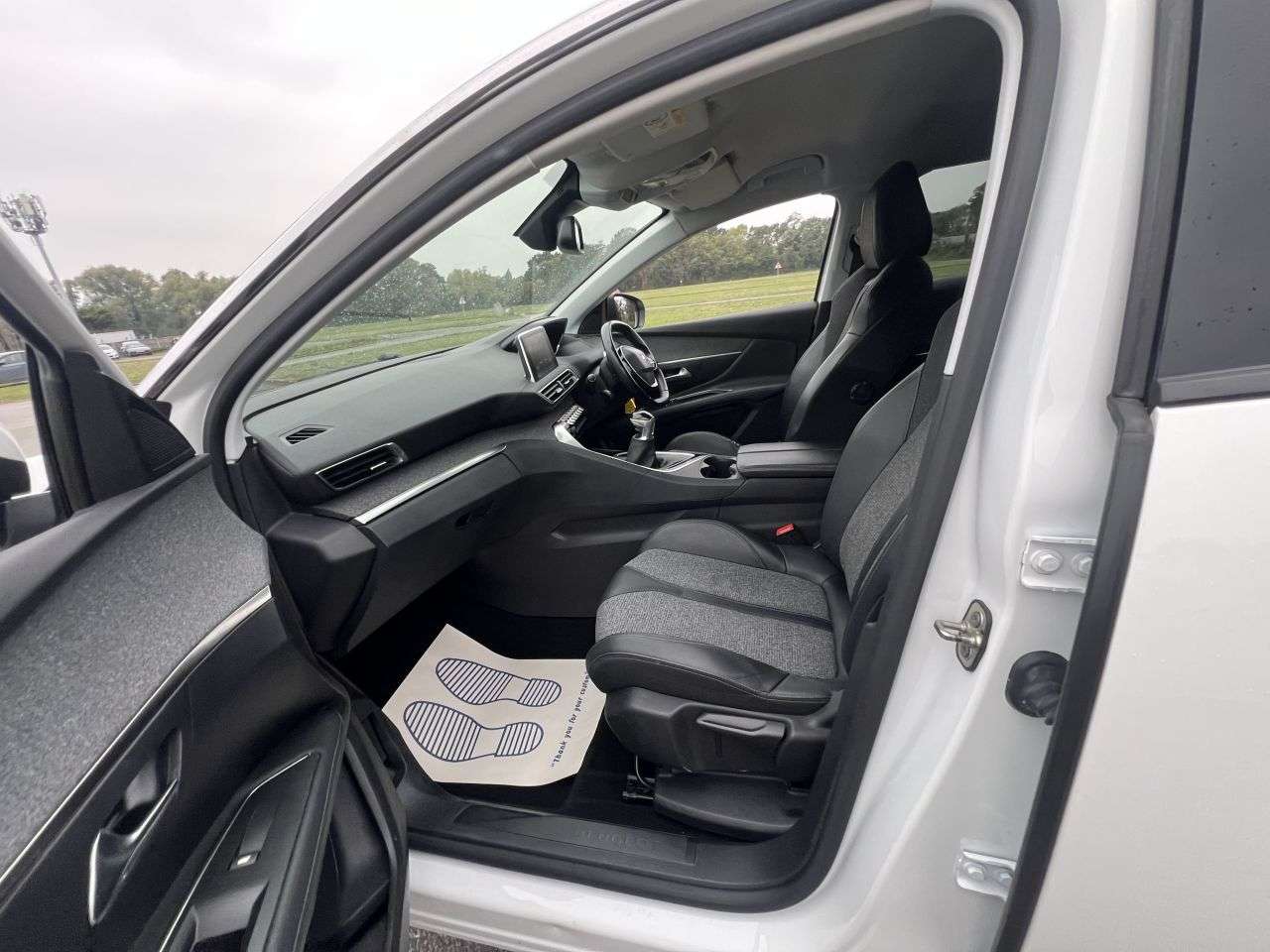 2019 PEUGEOT 3008 2019 PEUGEOT 3008