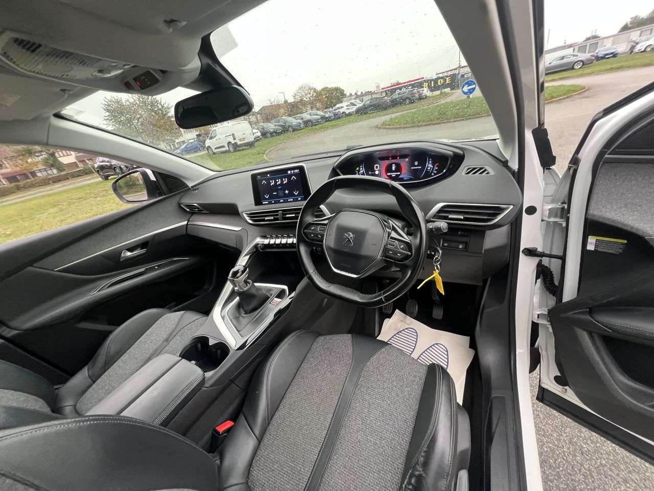 2019 PEUGEOT 3008 2019 PEUGEOT 3008
