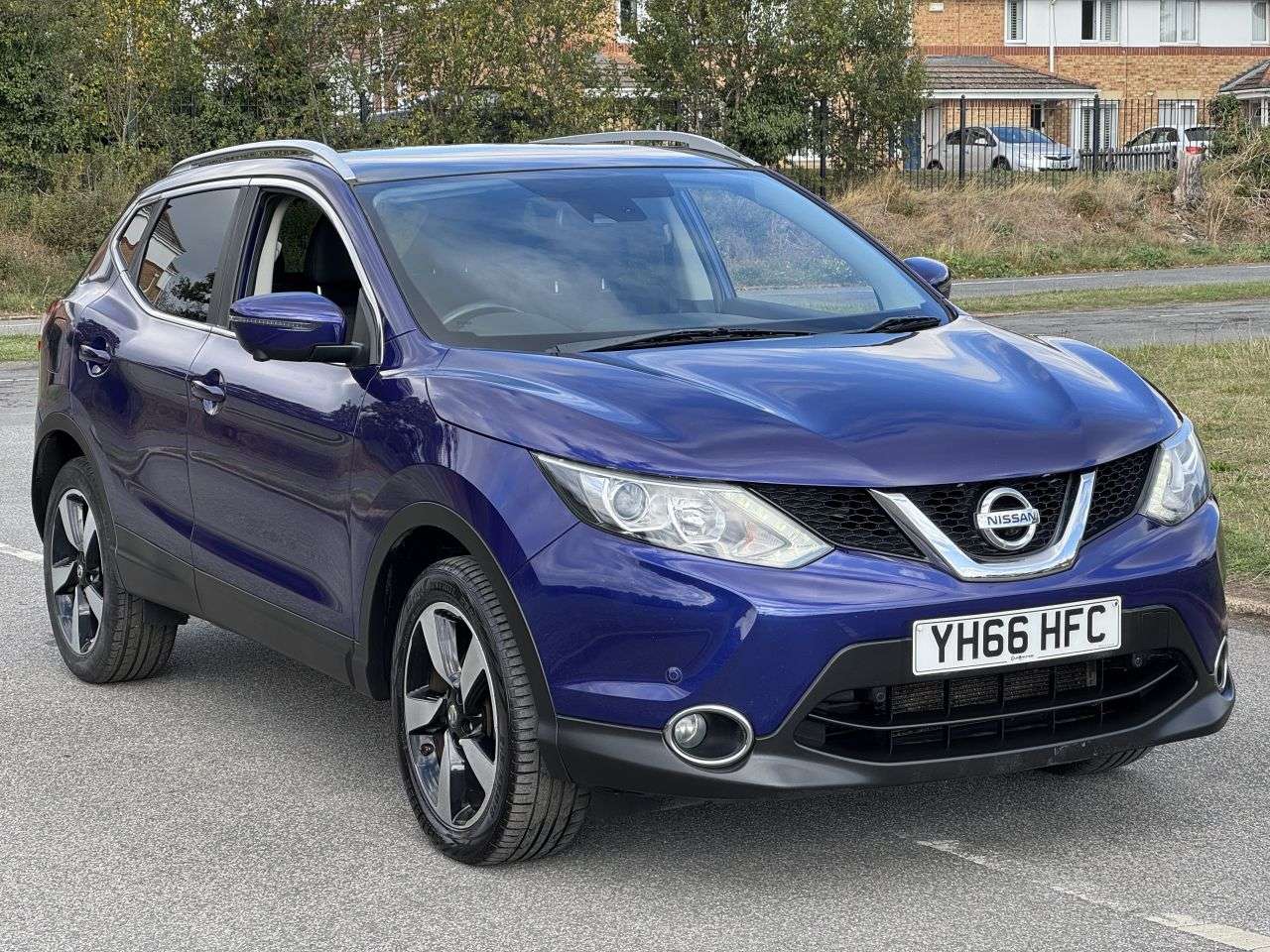 A 2016 NISSAN QASHQAI 1.2 DIG-T N-Connecta SUV 5dr Petrol Manual 2WD Euro 6 (s/s) (115 ps) SATALI A 2016 NISSAN QASHQAI 1.2 DIG-T N-Connecta SUV 5dr Petrol Manual 2WD Euro 6 (s/s) (115 ps) SATALI