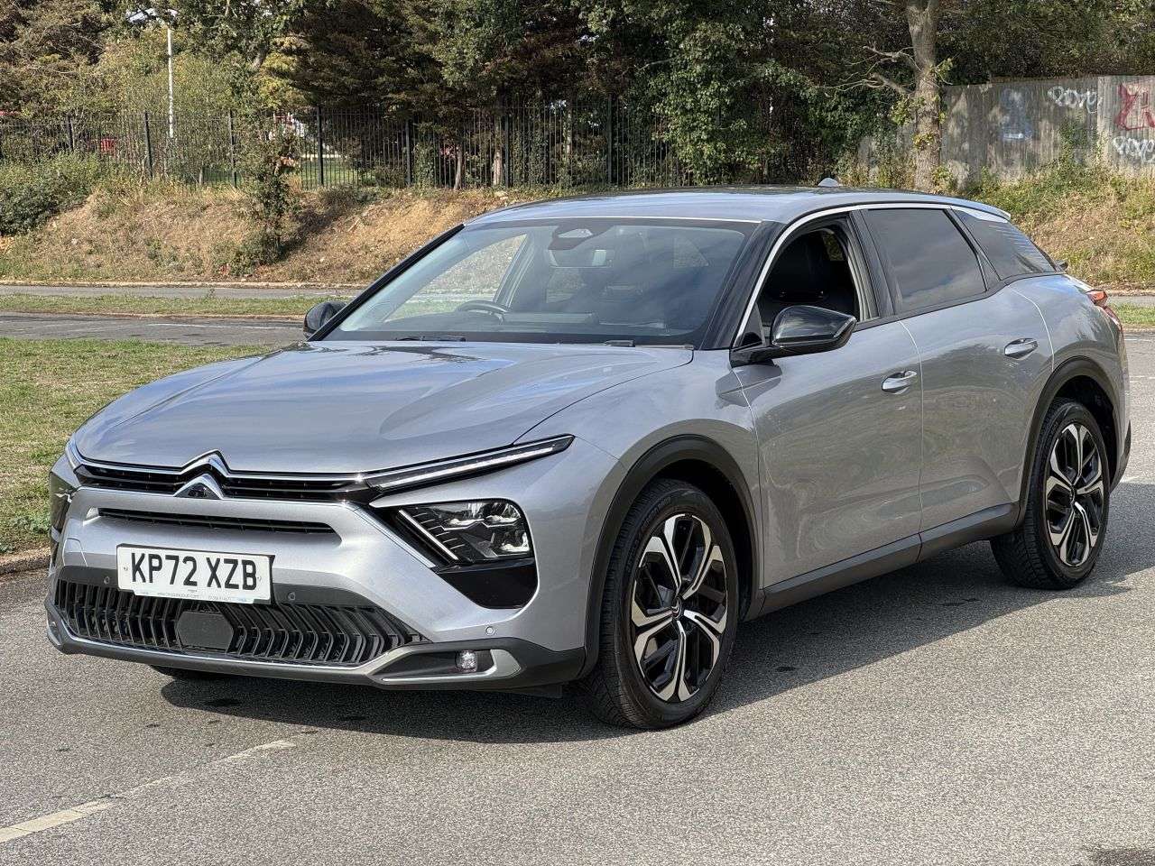 A 2022 CITROEN C5 X 1.2 PureTech Shine Plus Hatchback 5dr Petrol EAT8 Euro 6 (s/s) (130 ps) A 2022 CITROEN C5 X 1.2 PureTech Shine Plus Hatchback 5dr Petrol EAT8 Euro 6 (s/s) (130 ps)