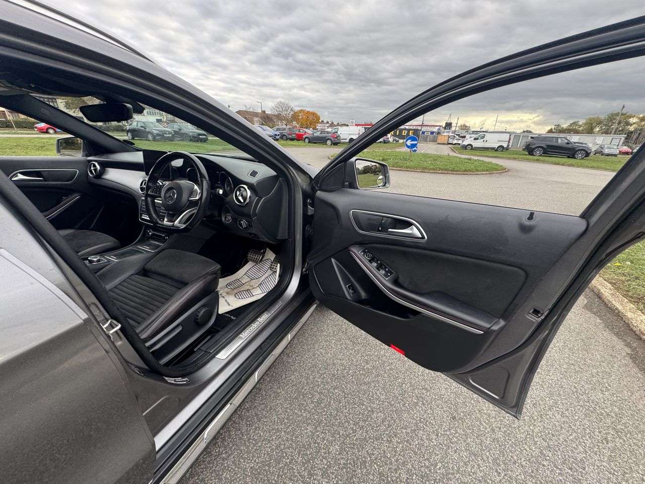2018 MERCEDES-BENZ 180 2018 MERCEDES-BENZ 180