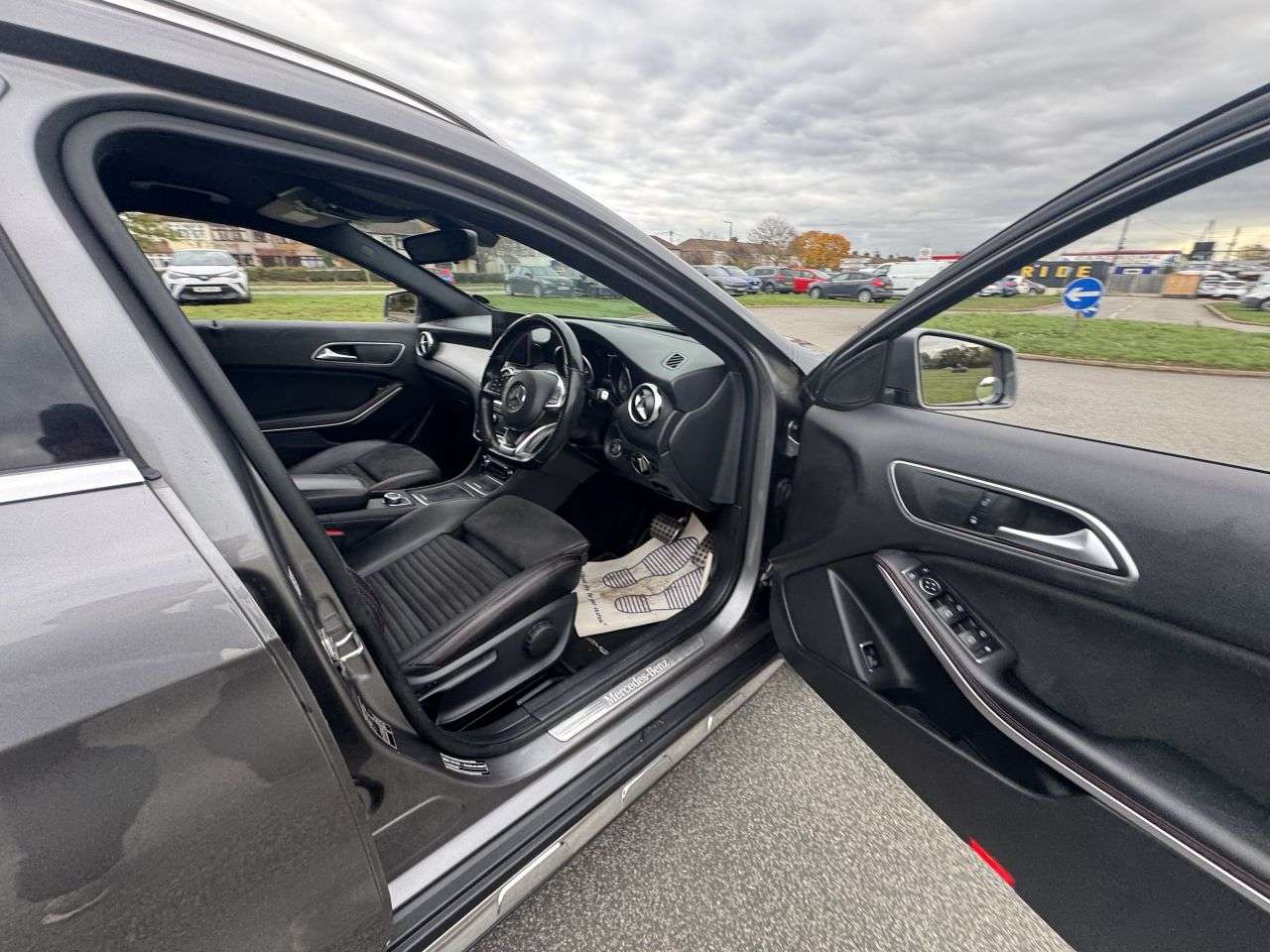 2018 MERCEDES-BENZ 180 2018 MERCEDES-BENZ 180