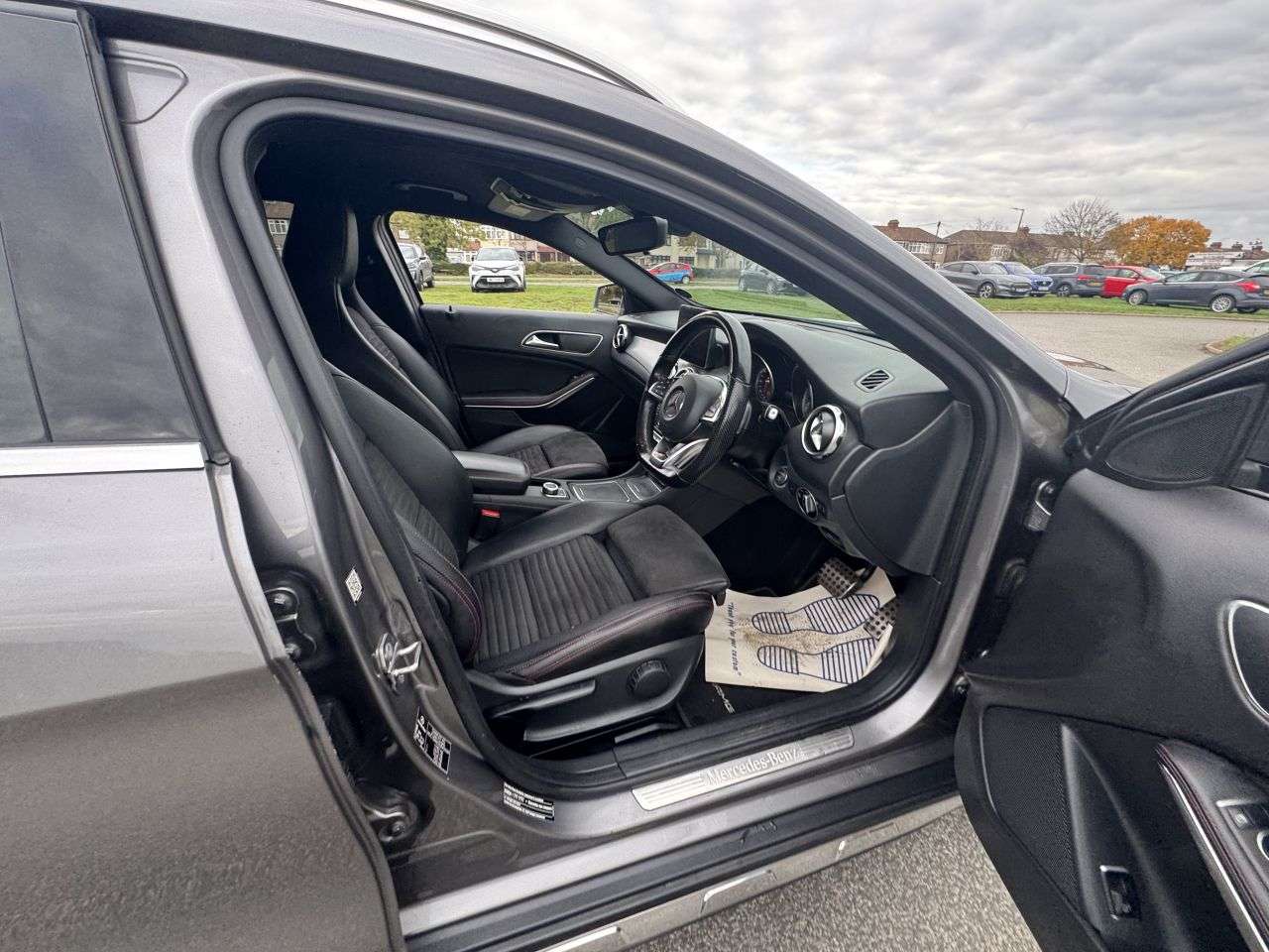 2018 MERCEDES-BENZ 180 2018 MERCEDES-BENZ 180