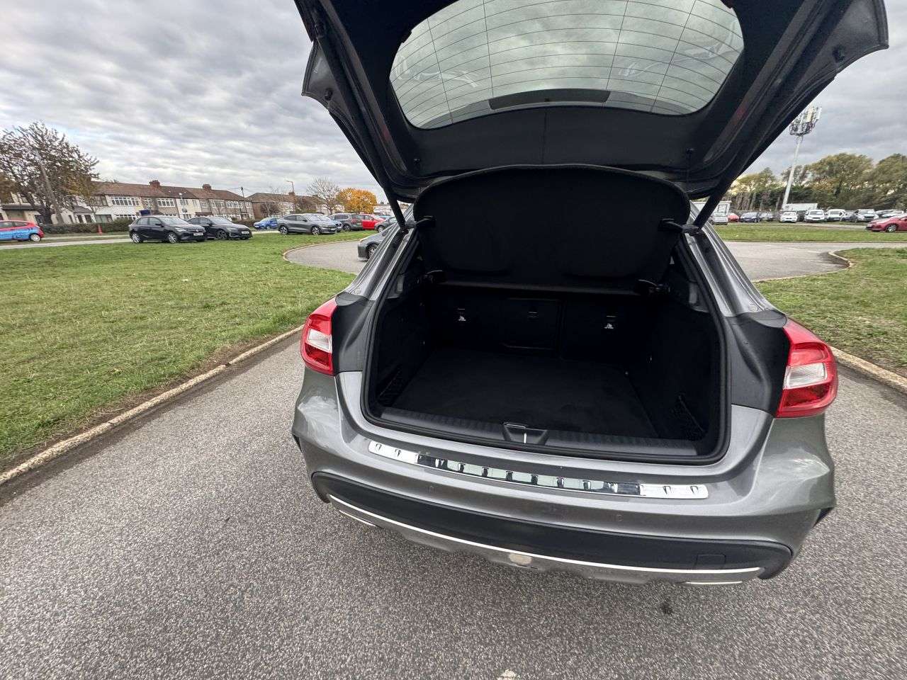 2018 MERCEDES-BENZ 180 2018 MERCEDES-BENZ 180