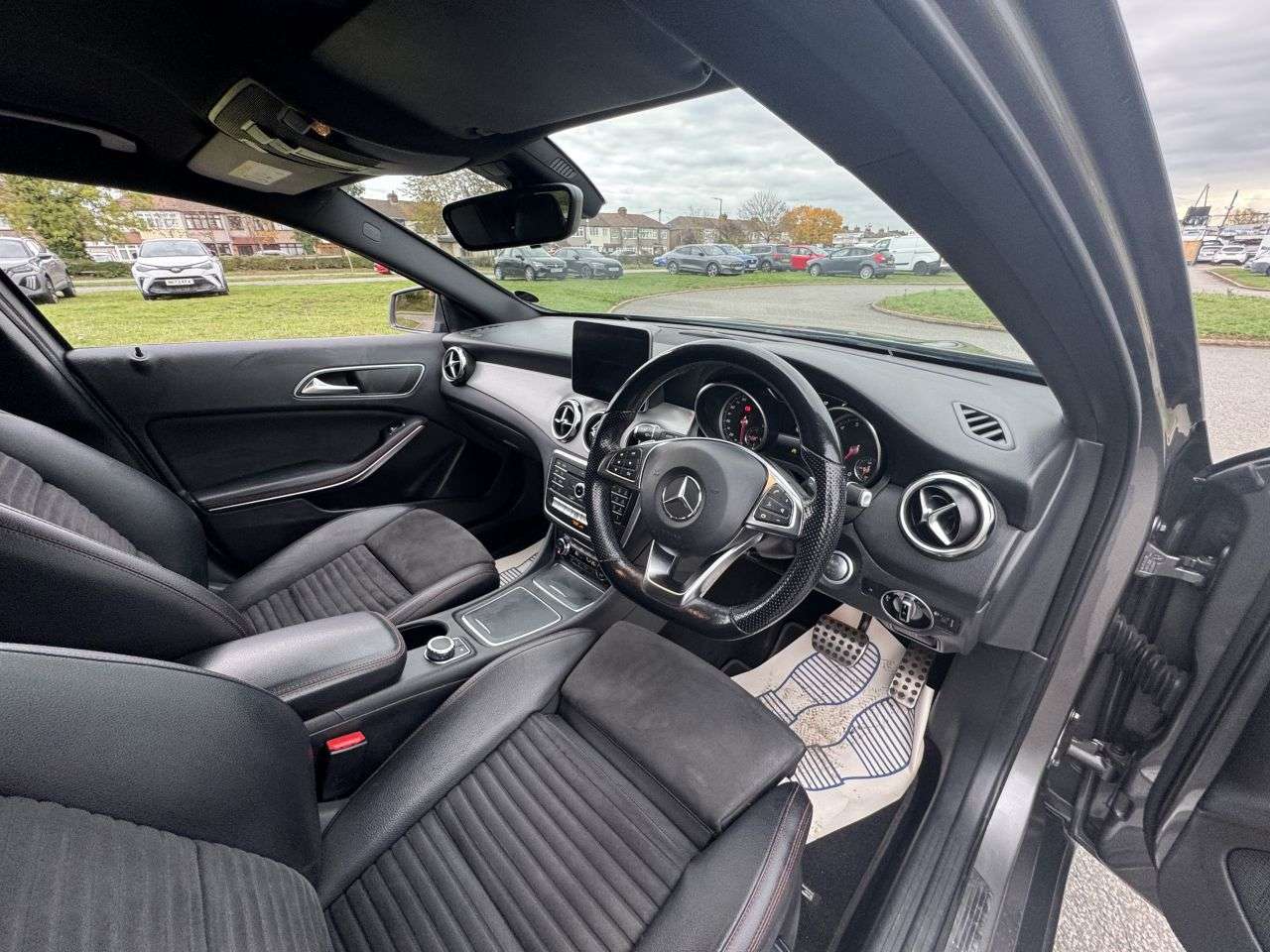 2018 MERCEDES-BENZ 180 2018 MERCEDES-BENZ 180