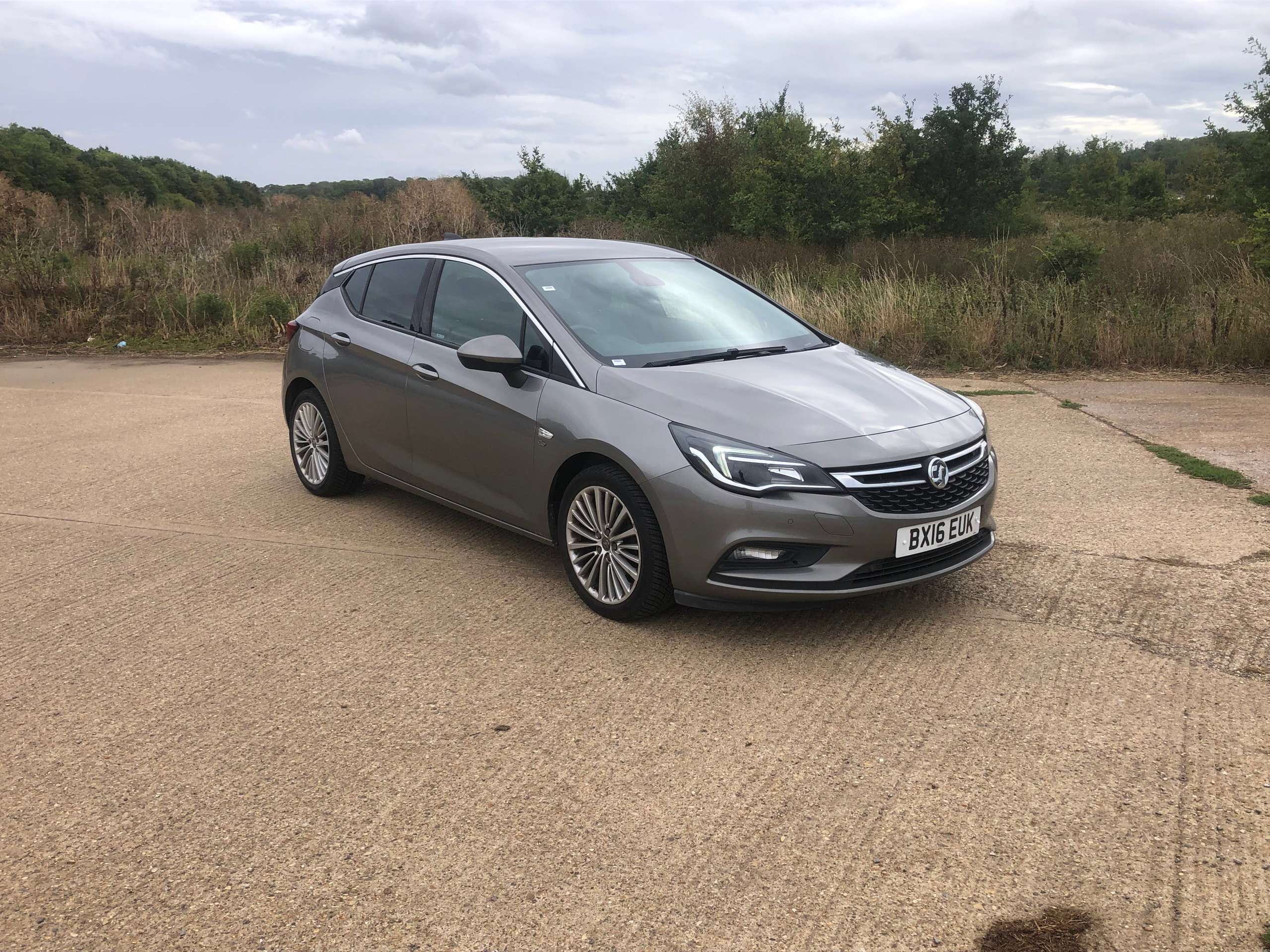 A 2016 VAUXHALL ASTRA 1.0i Turbo ecoFLEX Elite Nav Hatchback 5dr Petrol Manual Euro 6 (s/s) (105 ps) A 2016 VAUXHALL ASTRA 1.0i Turbo ecoFLEX Elite Nav Hatchback 5dr Petrol Manual Euro 6 (s/s) (105 ps)