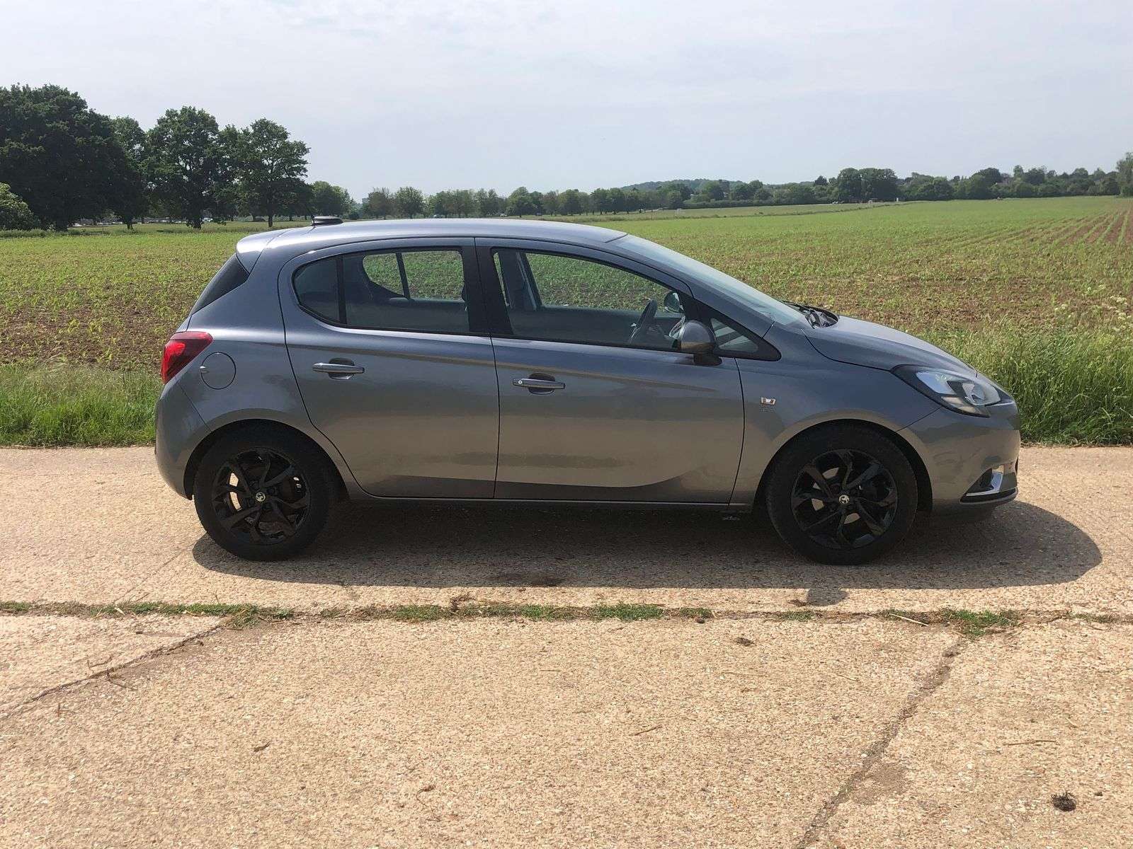 A 2017 VAUXHALL CORSA 1.4i ecoFLEX SRi Hatchback 5dr Petrol Manual Euro 6 (75 ps) A 2017 VAUXHALL CORSA 1.4i ecoFLEX SRi Hatchback 5dr Petrol Manual Euro 6 (75 ps)