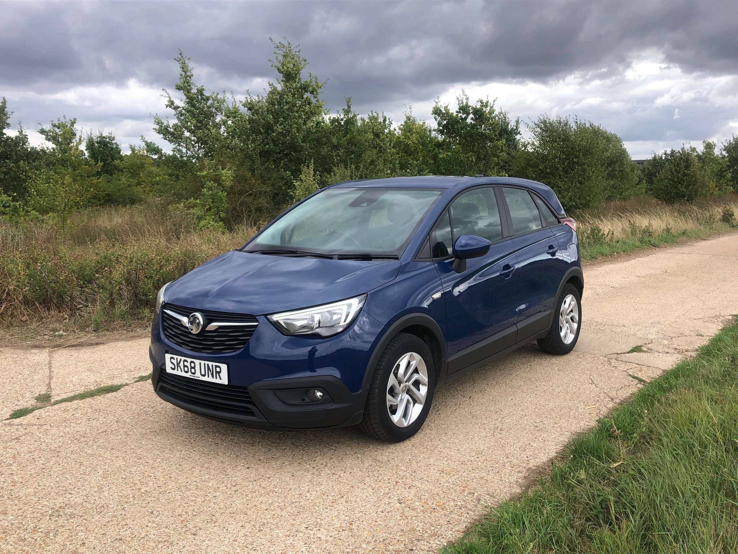 A 2019 VAUXHALL CROSSLAND X 1.2 SE SUV 5dr Petrol Manual Euro 6 (83 ps) A 2019 VAUXHALL CROSSLAND X 1.2 SE SUV 5dr Petrol Manual Euro 6 (83 ps)