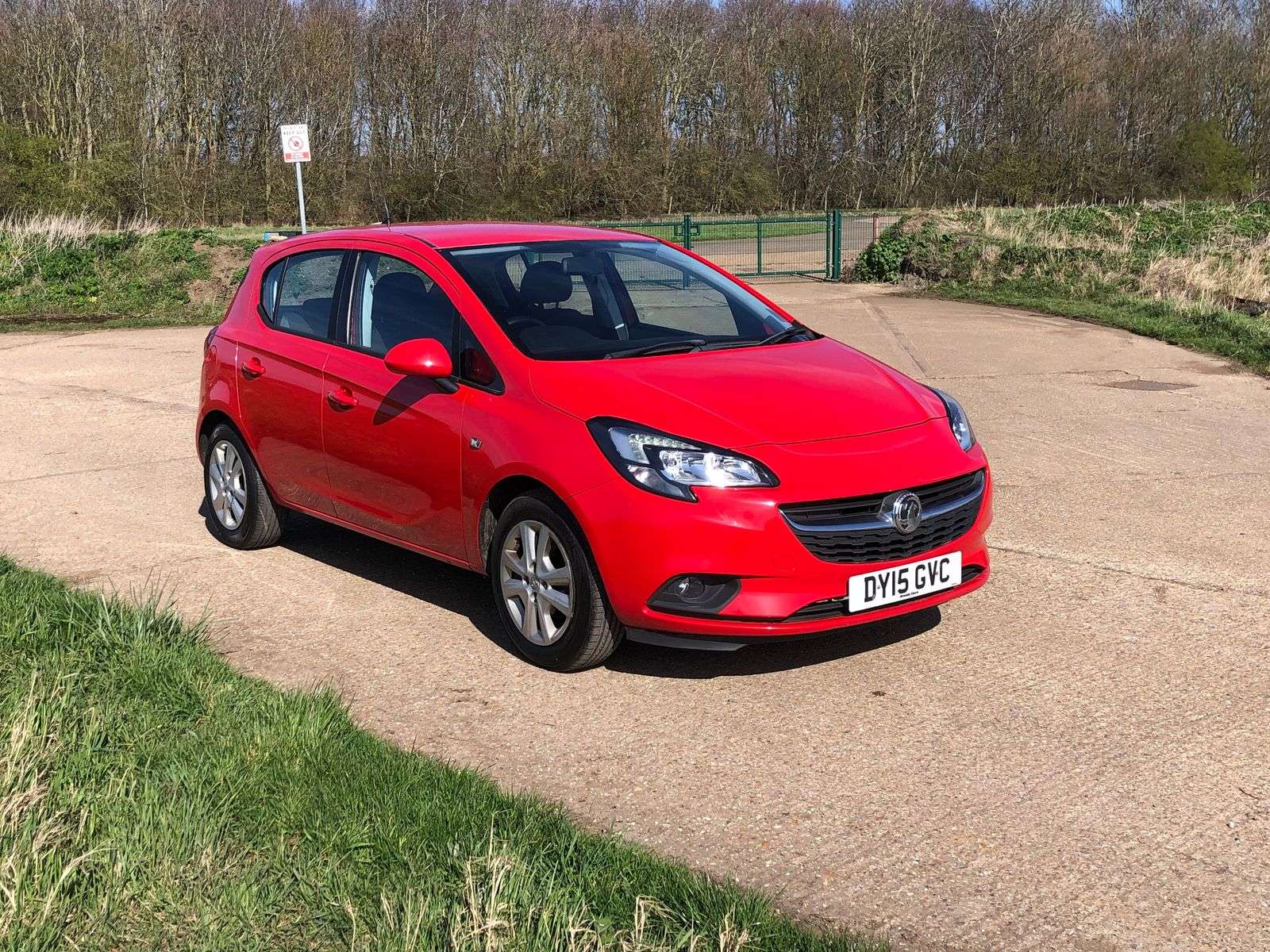 A 2015 VAUXHALL CORSA 1.4i ecoTEC Design Hatchback 5dr Petrol Manual Euro 6 (90 ps) A 2015 VAUXHALL CORSA 1.4i ecoTEC Design Hatchback 5dr Petrol Manual Euro 6 (90 ps)