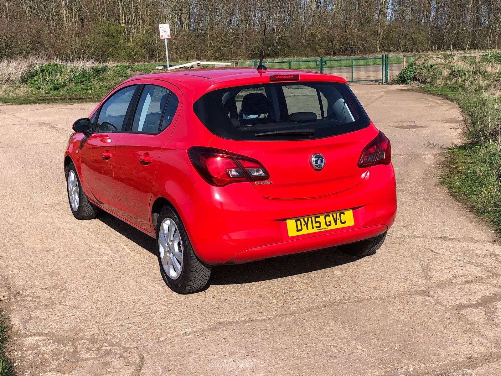 A 2015 VAUXHALL CORSA 1.4i ecoTEC Design Hatchback 5dr Petrol Manual Euro 6 (90 ps) A 2015 VAUXHALL CORSA 1.4i ecoTEC Design Hatchback 5dr Petrol Manual Euro 6 (90 ps)
