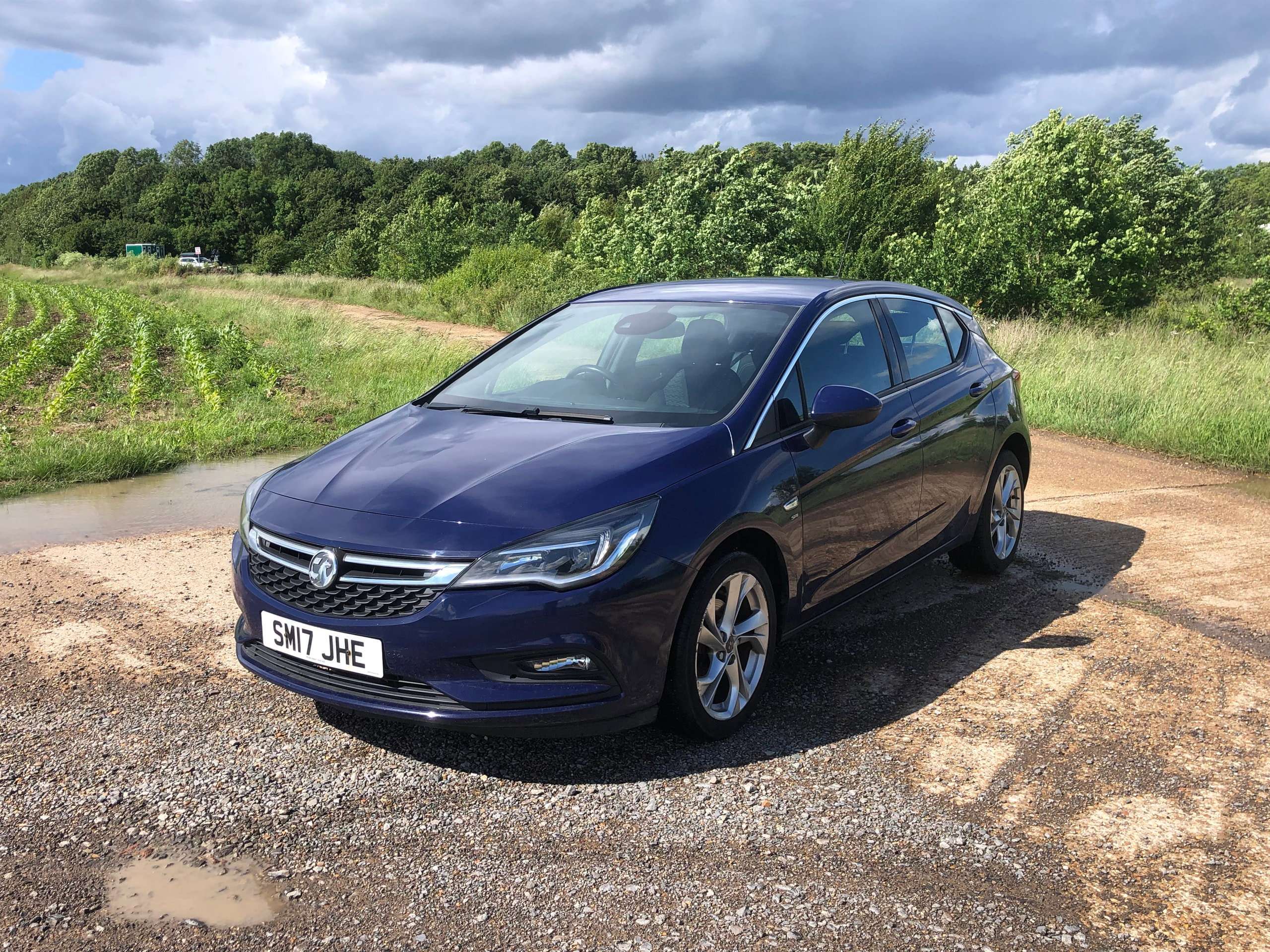 A 2017 VAUXHALL ASTRA 1.4i SRi Hatchback 5dr Petrol Manual Euro 6 (100 ps) A 2017 VAUXHALL ASTRA 1.4i SRi Hatchback 5dr Petrol Manual Euro 6 (100 ps)