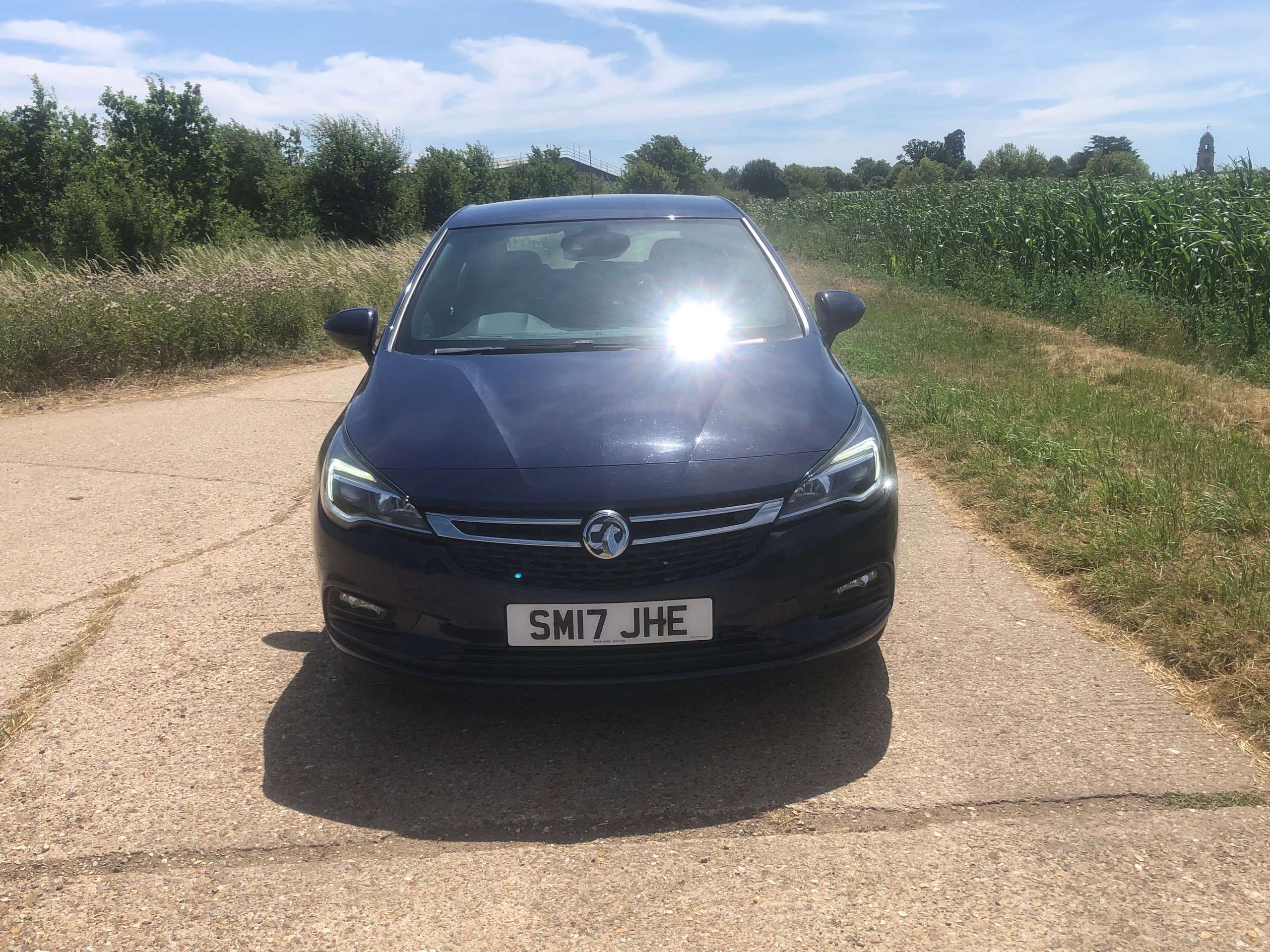 A 2017 VAUXHALL ASTRA 1.4i SRi Hatchback 5dr Petrol Manual Euro 6 (100 ps) A 2017 VAUXHALL ASTRA 1.4i SRi Hatchback 5dr Petrol Manual Euro 6 (100 ps)