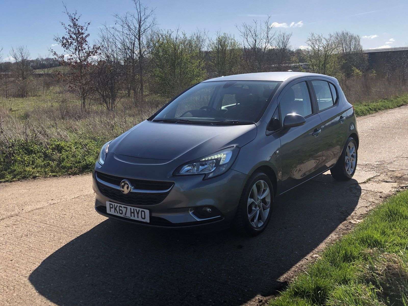A 2017 VAUXHALL CORSA 1.4i ecoTEC SRi Hatchback 5dr Petrol Manual Euro 6 (75 ps) A 2017 VAUXHALL CORSA 1.4i ecoTEC SRi Hatchback 5dr Petrol Manual Euro 6 (75 ps)