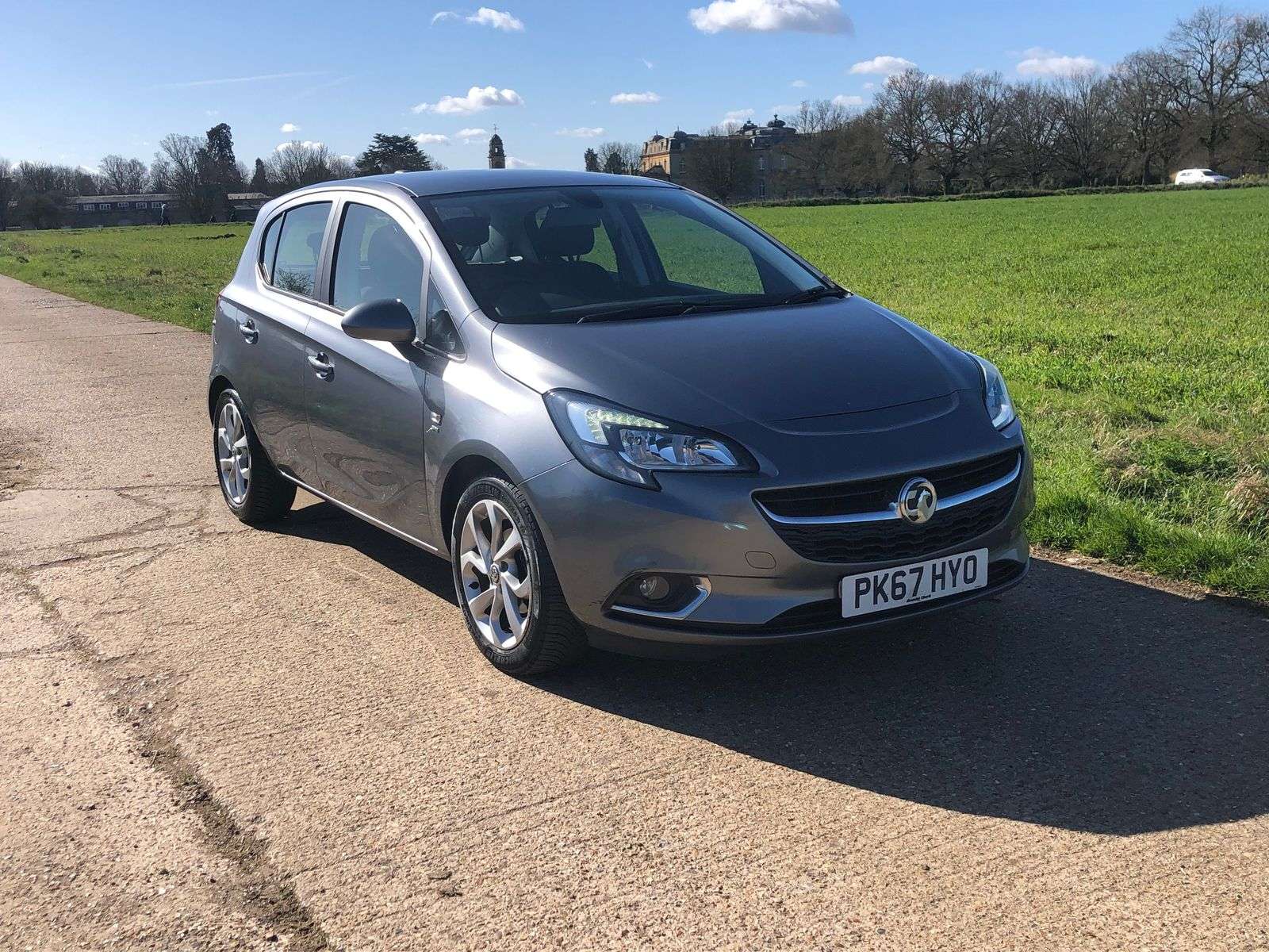 A 2017 VAUXHALL CORSA 1.4i ecoTEC SRi Hatchback 5dr Petrol Manual Euro 6 (75 ps) A 2017 VAUXHALL CORSA 1.4i ecoTEC SRi Hatchback 5dr Petrol Manual Euro 6 (75 ps)