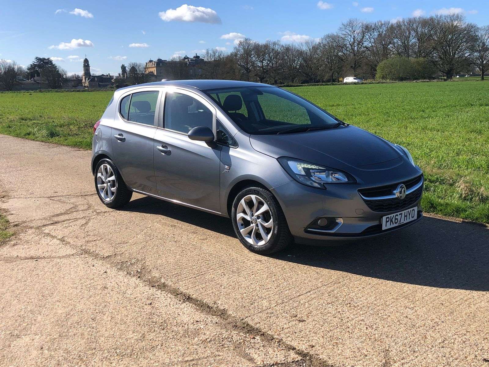 A 2017 VAUXHALL CORSA 1.4i ecoTEC SRi Hatchback 5dr Petrol Manual Euro 6 (75 ps) A 2017 VAUXHALL CORSA 1.4i ecoTEC SRi Hatchback 5dr Petrol Manual Euro 6 (75 ps)