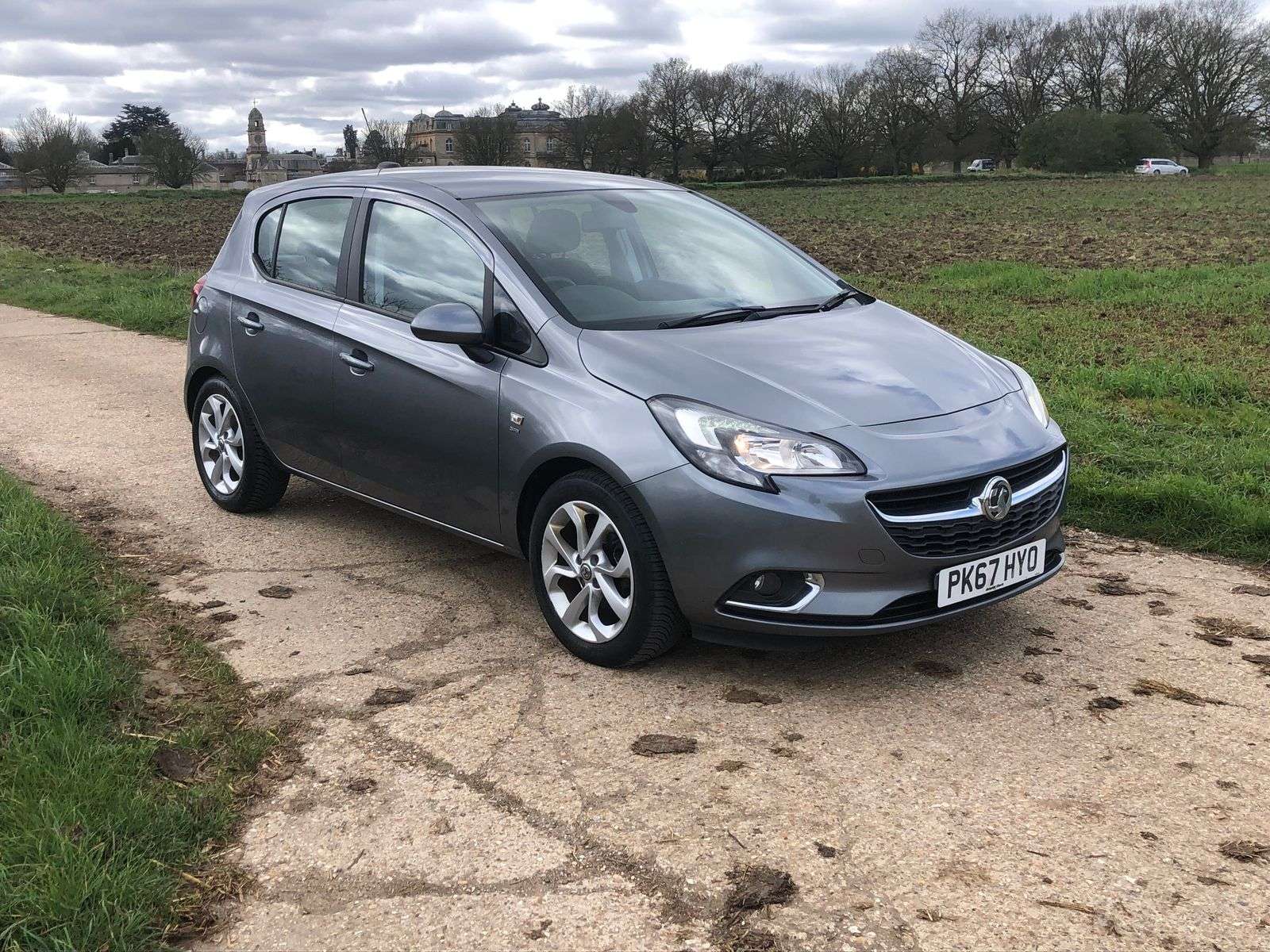 A 2017 VAUXHALL CORSA 1.4i ecoTEC SRi Hatchback 5dr Petrol Manual Euro 6 (75 ps) A 2017 VAUXHALL CORSA 1.4i ecoTEC SRi Hatchback 5dr Petrol Manual Euro 6 (75 ps)